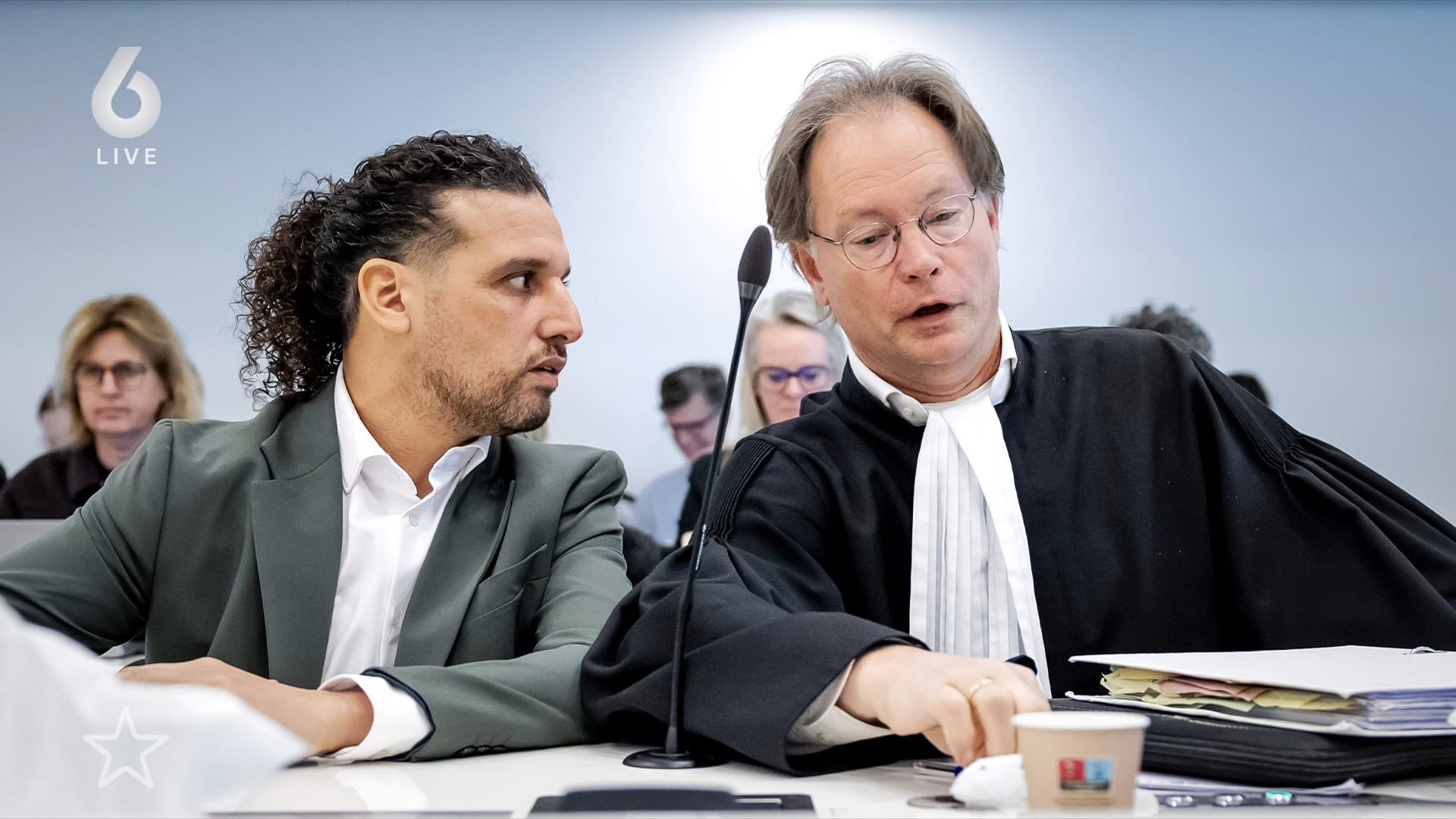 In welke talkshow gaat Ali B voor het eerst zijn verhaal in de media doen?