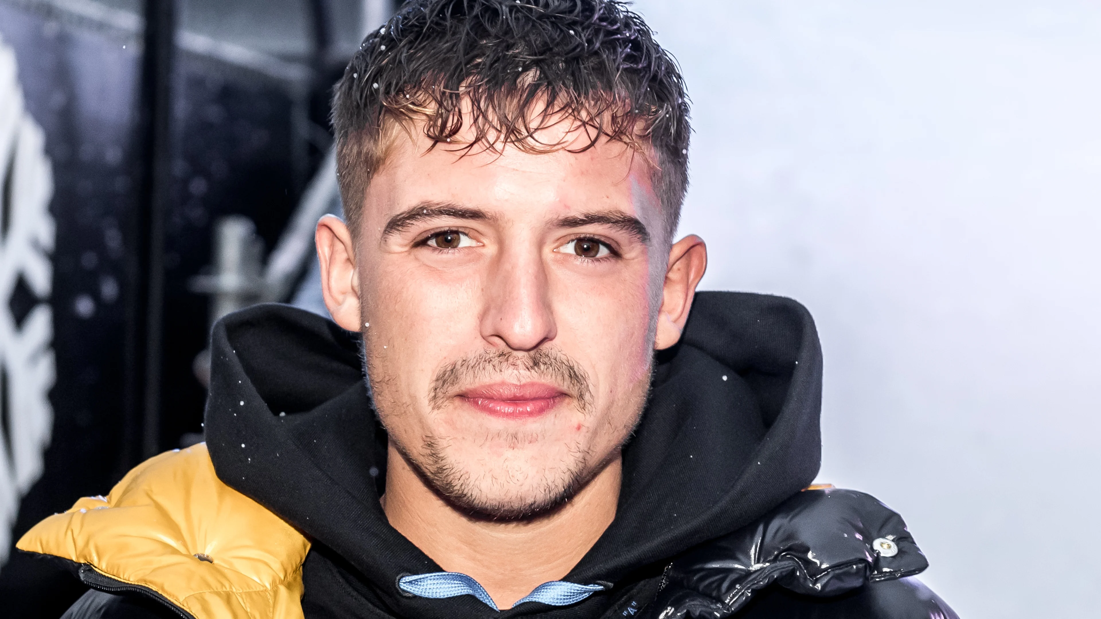 Beelden vermeende mishandeling Lil' Kleine te zien in rechtszaal