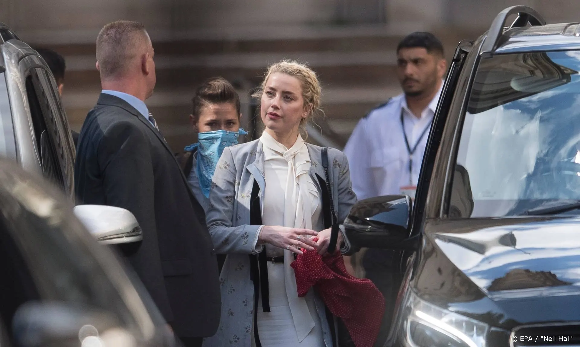 Amber Heard sloeg Johnny Depp om te voorkomen dat hij aanviel