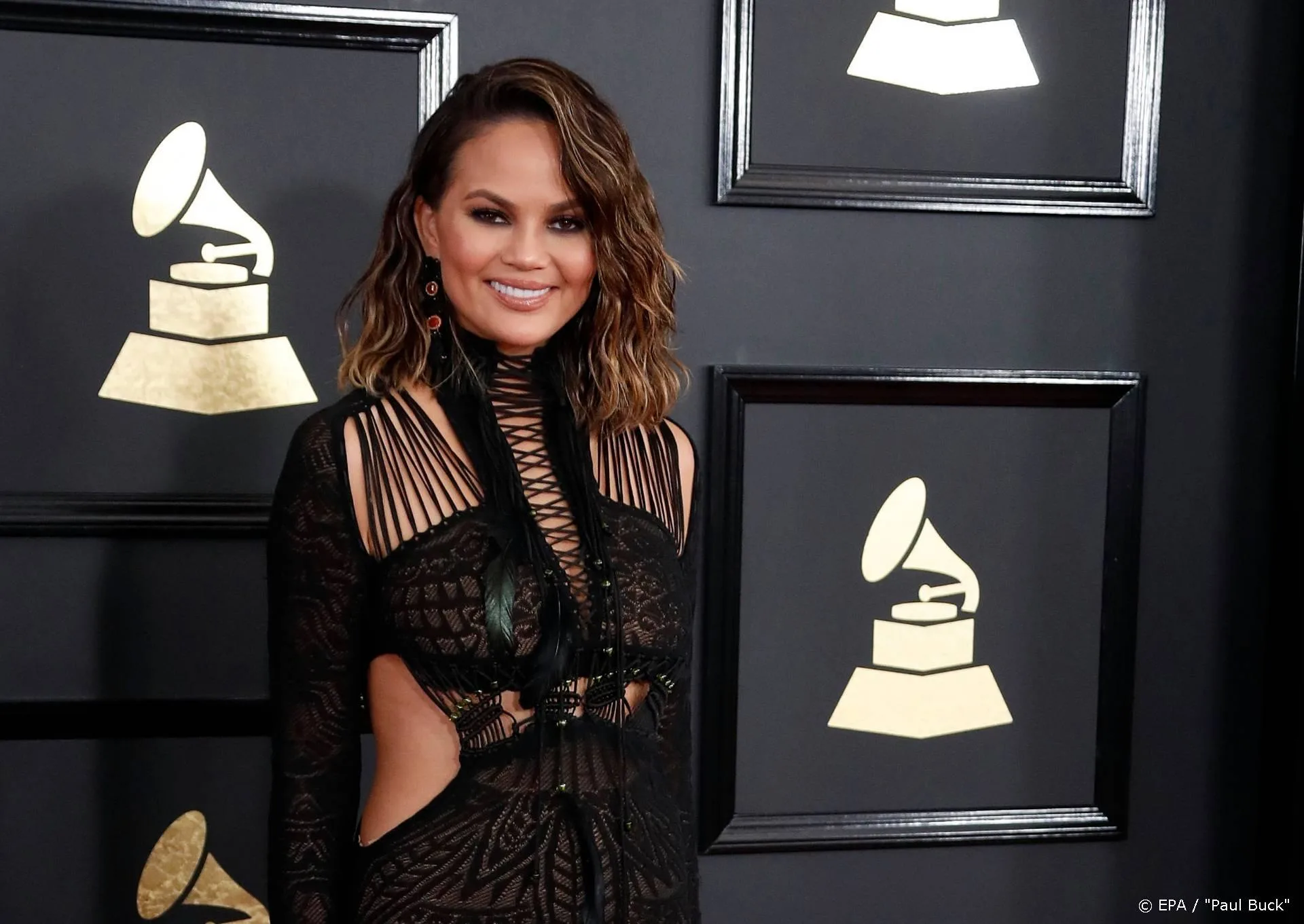 Chrissy Teigen terug op social media
