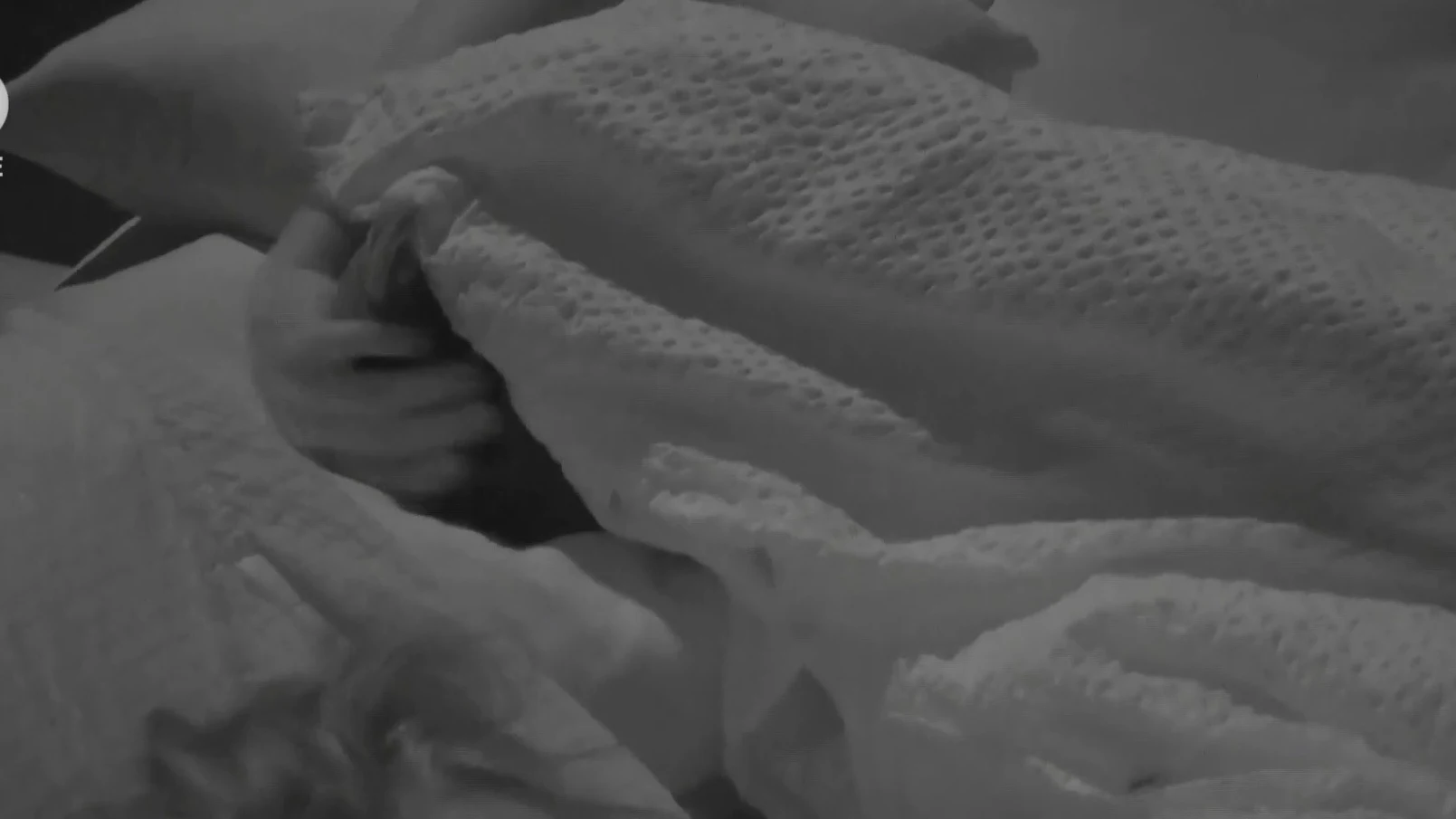 Nóg een liefdesbreuk in De Bondgenoten-loods, Roxy heeft seks met Robert