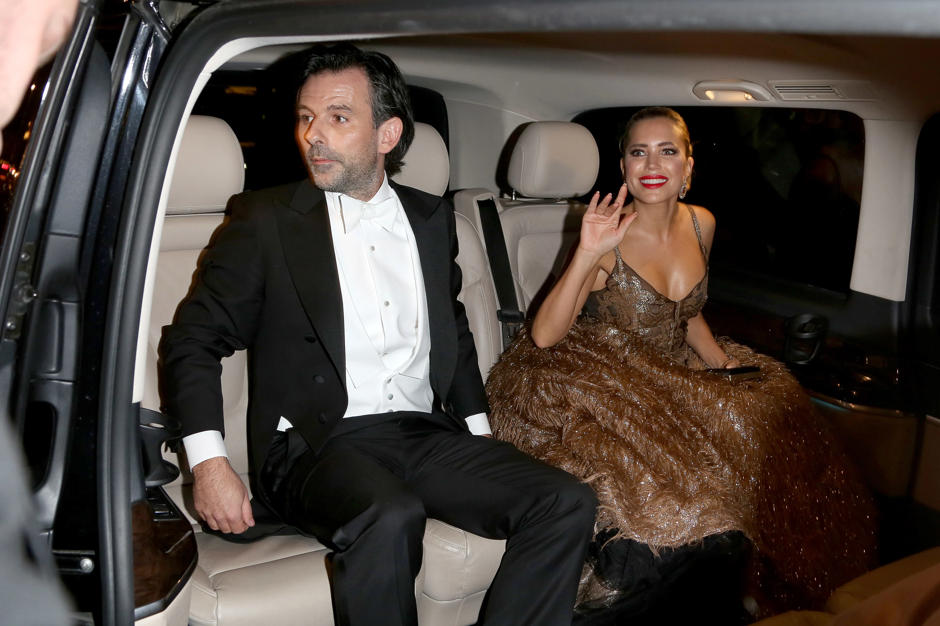 Sylvie Meis flirt niet voordat ze de kerk uitgaat