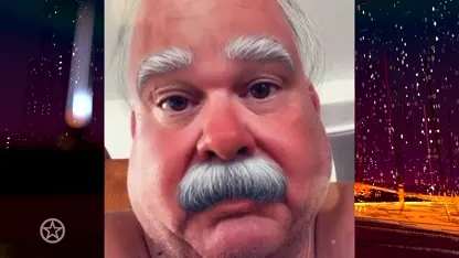 Paul de Leeuw deelt mondkapjes-struggle