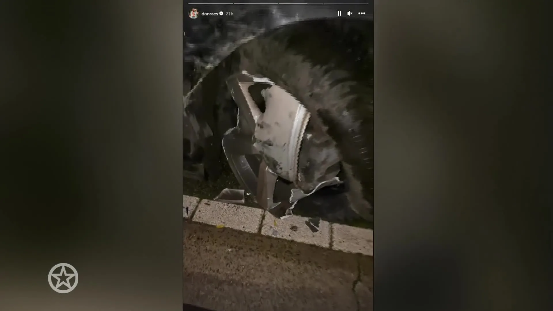 Auto van Love Island-Donny na ongeluk