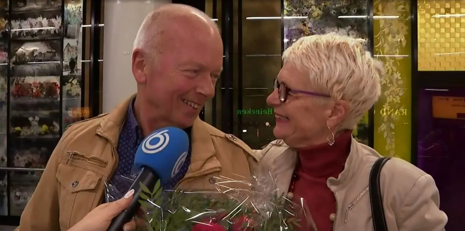 Hans en Conny uit Lange Leve de Liefde maken de tongen (letterlijk) los!