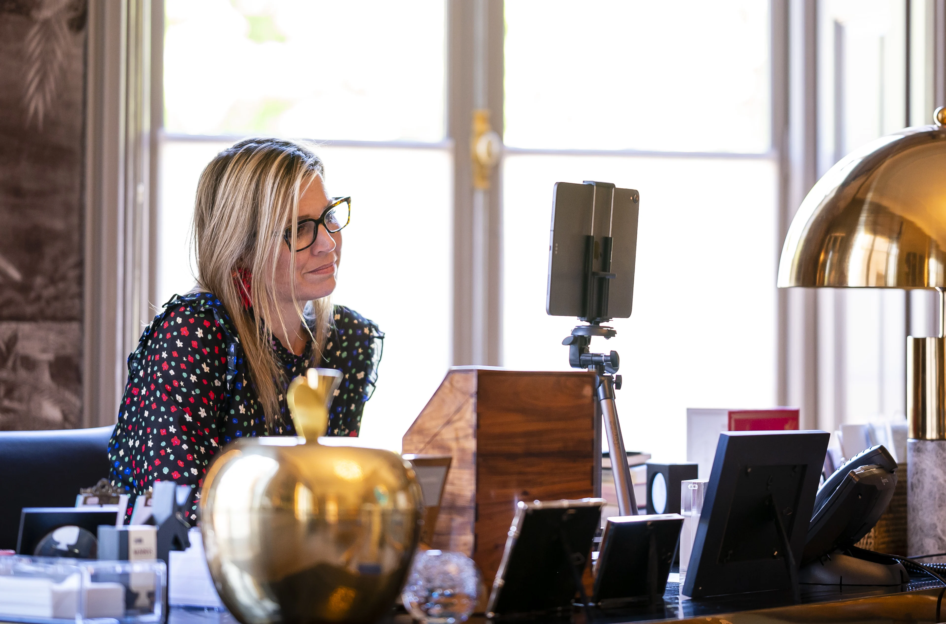 Koningin Máxima belt met De Kindertelefoon