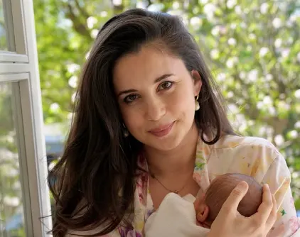 Babynieuws! Zangeres Karsu moeder geworden