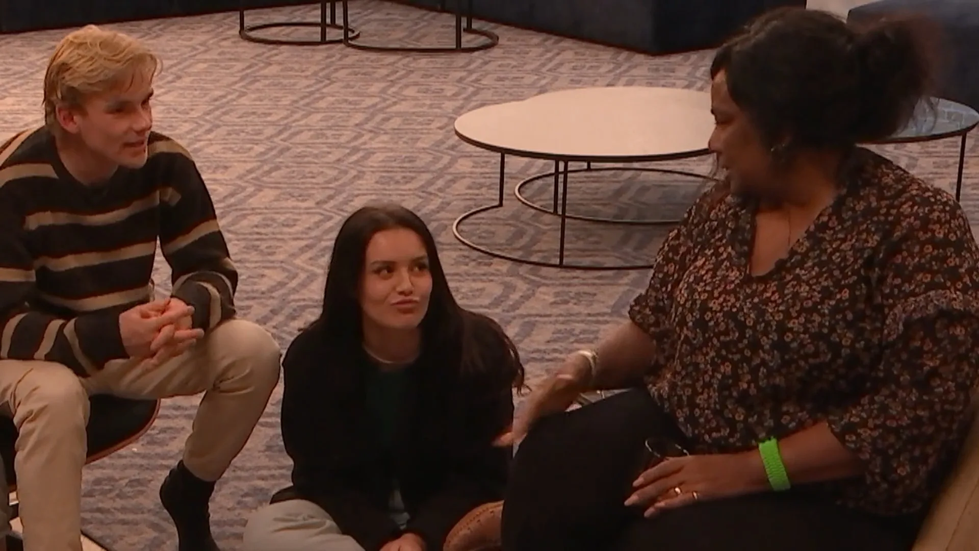 Senna heeft diepgaande vraag: 'Heb je nog een fuckbuddy?'