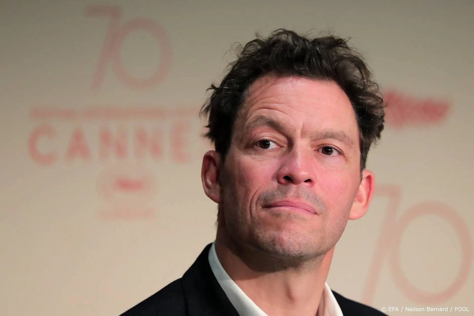 The Crown geeft foto's van nieuwe Charles en Diana vrij