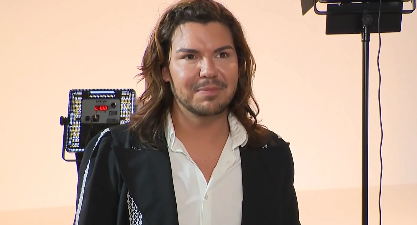 ZIEN: Roy Donders deelt liefdesfoto met vriendin