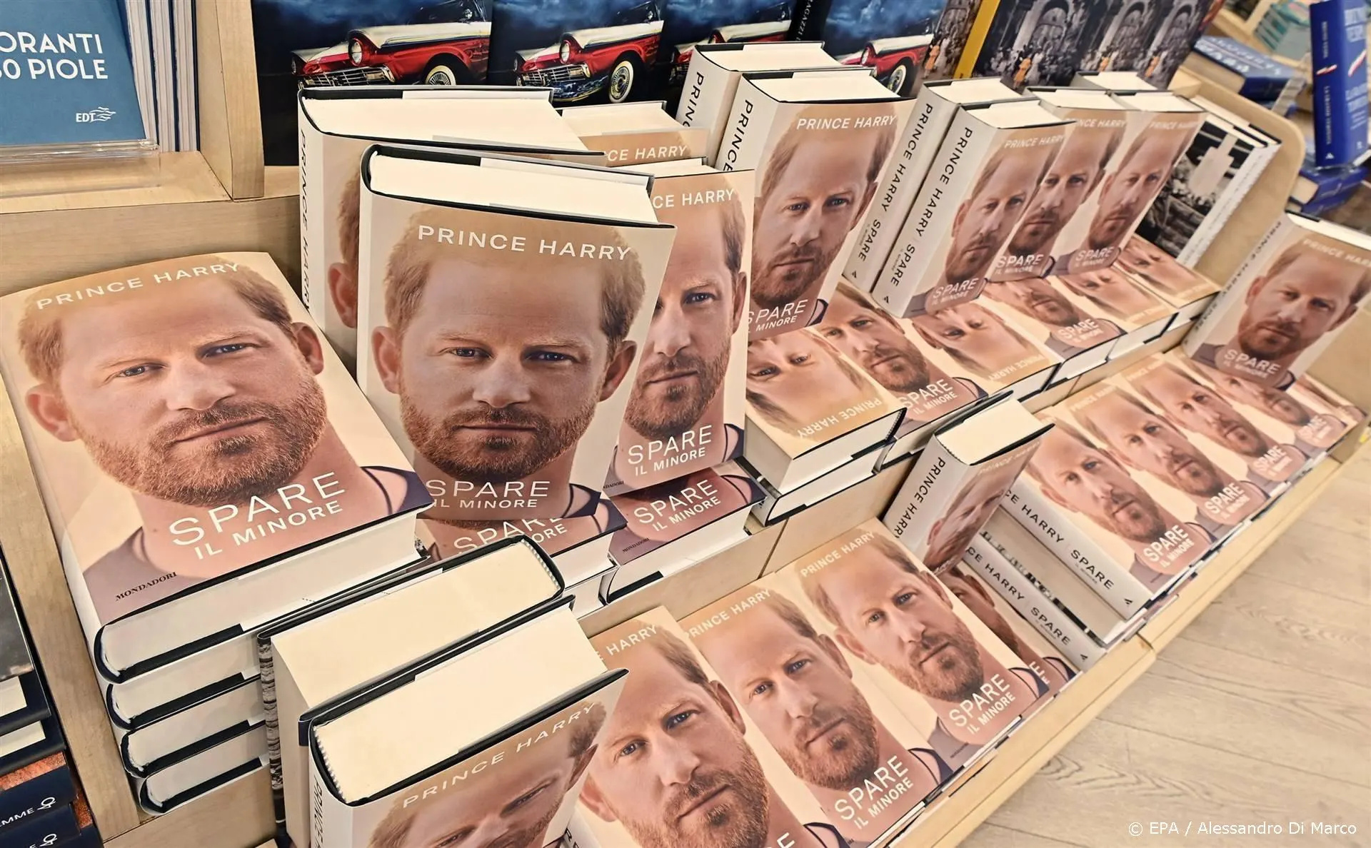 Prins Harry aangevallen met bloederige kunstactie