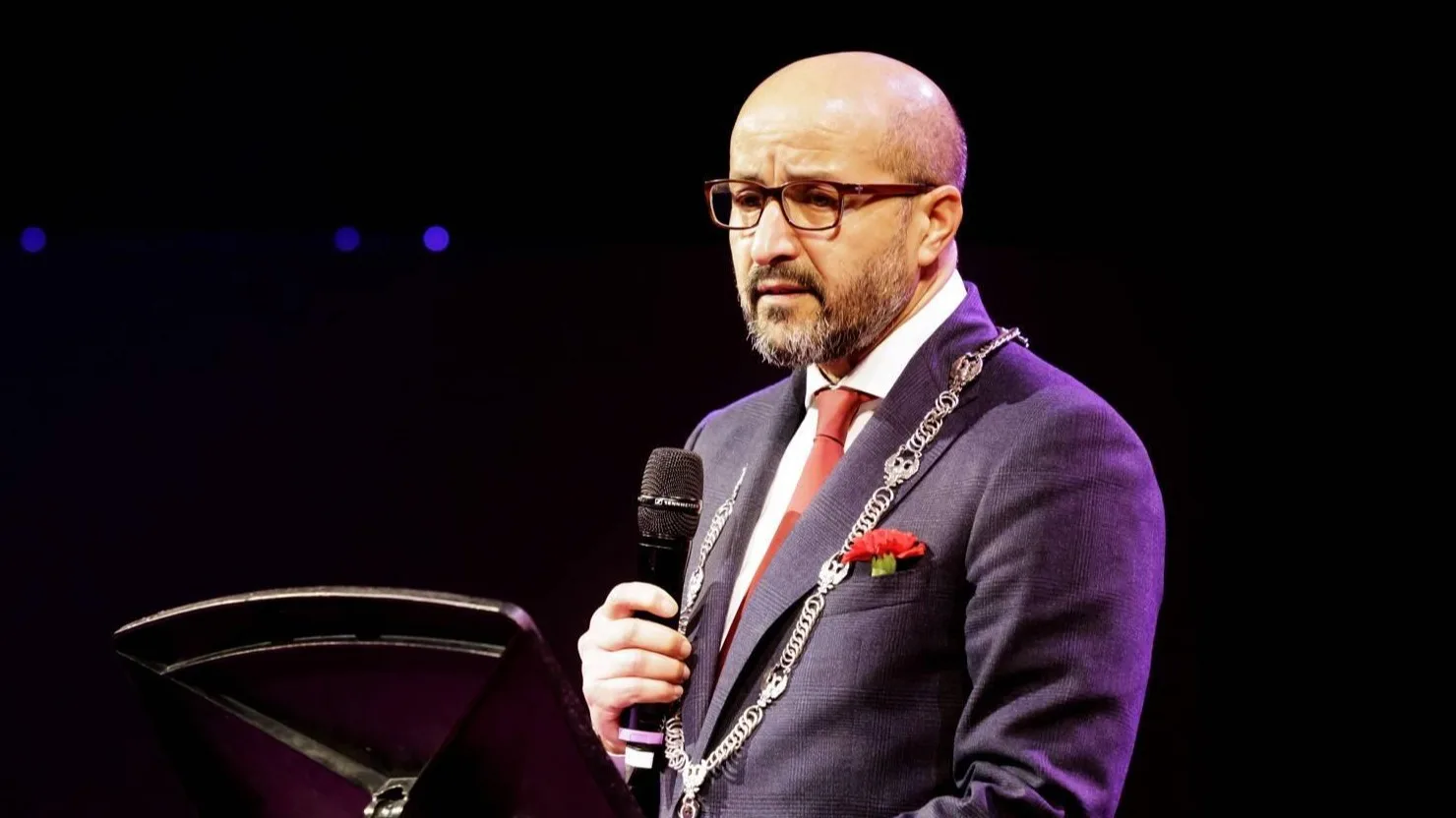 Burgemeester Arnhem buigt zich over komst rapper Ye (Kanye West)