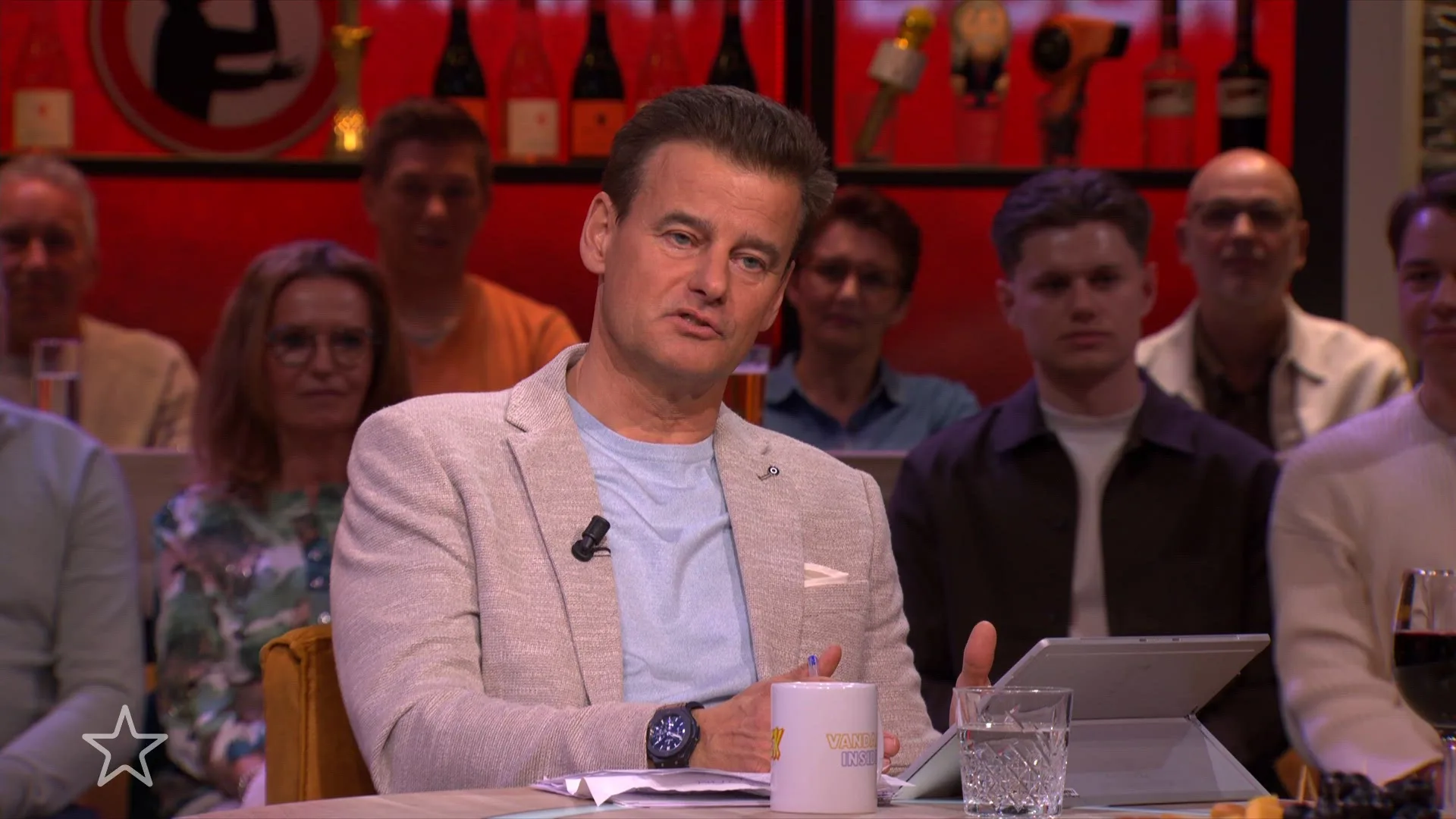 Misstanden bij De Wereld Draait Door opnieuw onder de loep: boek van Dieuwke Wynia roept vragen op