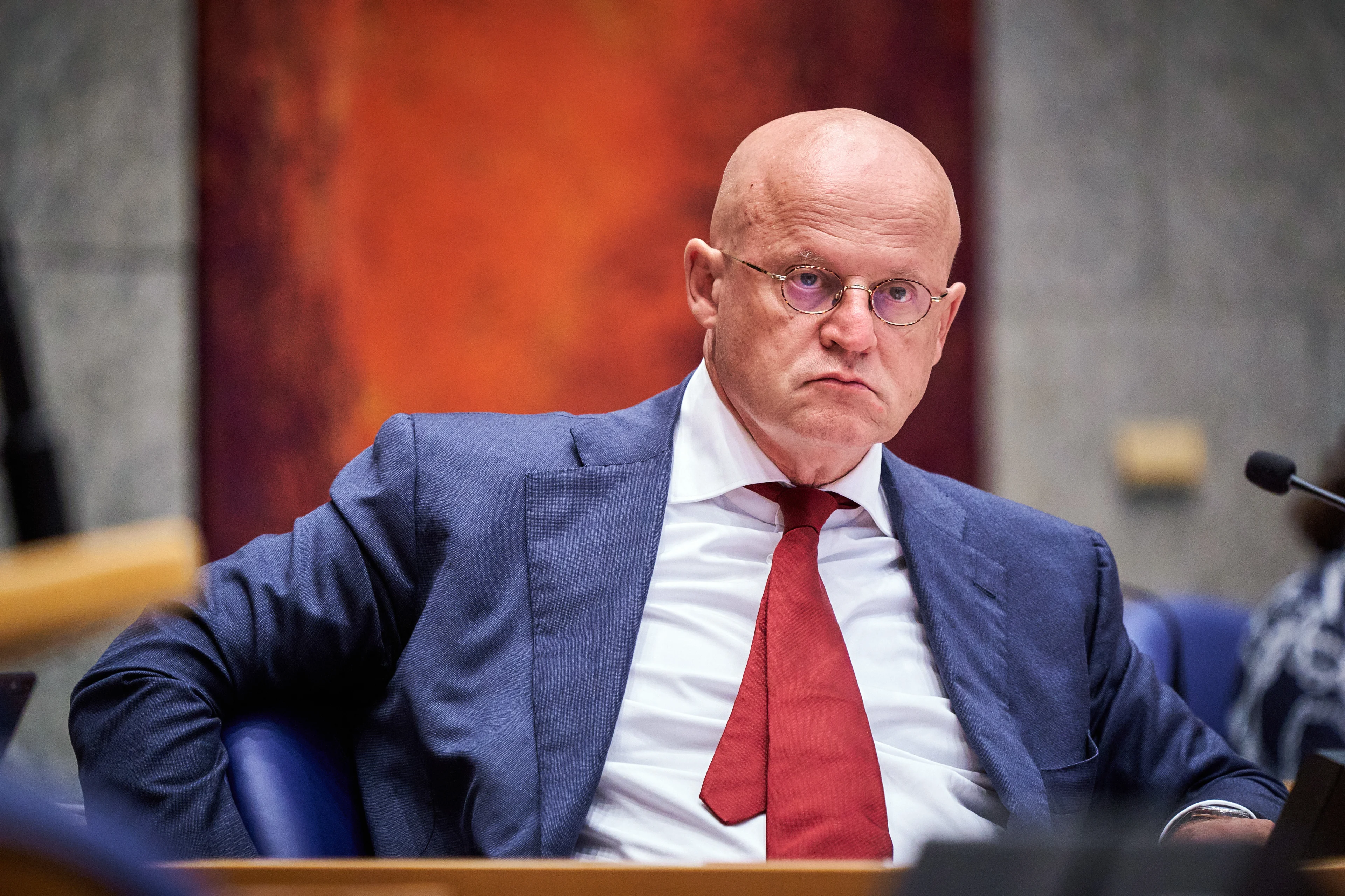 Emotionele Ferd Grapperhaus reageert op kritiek