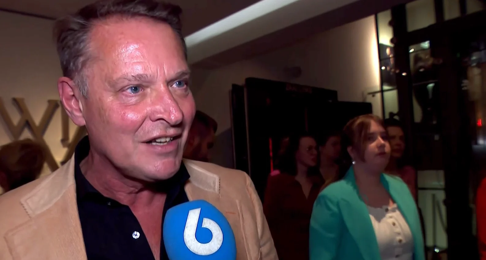 Stoppen slaan door bij première Grease