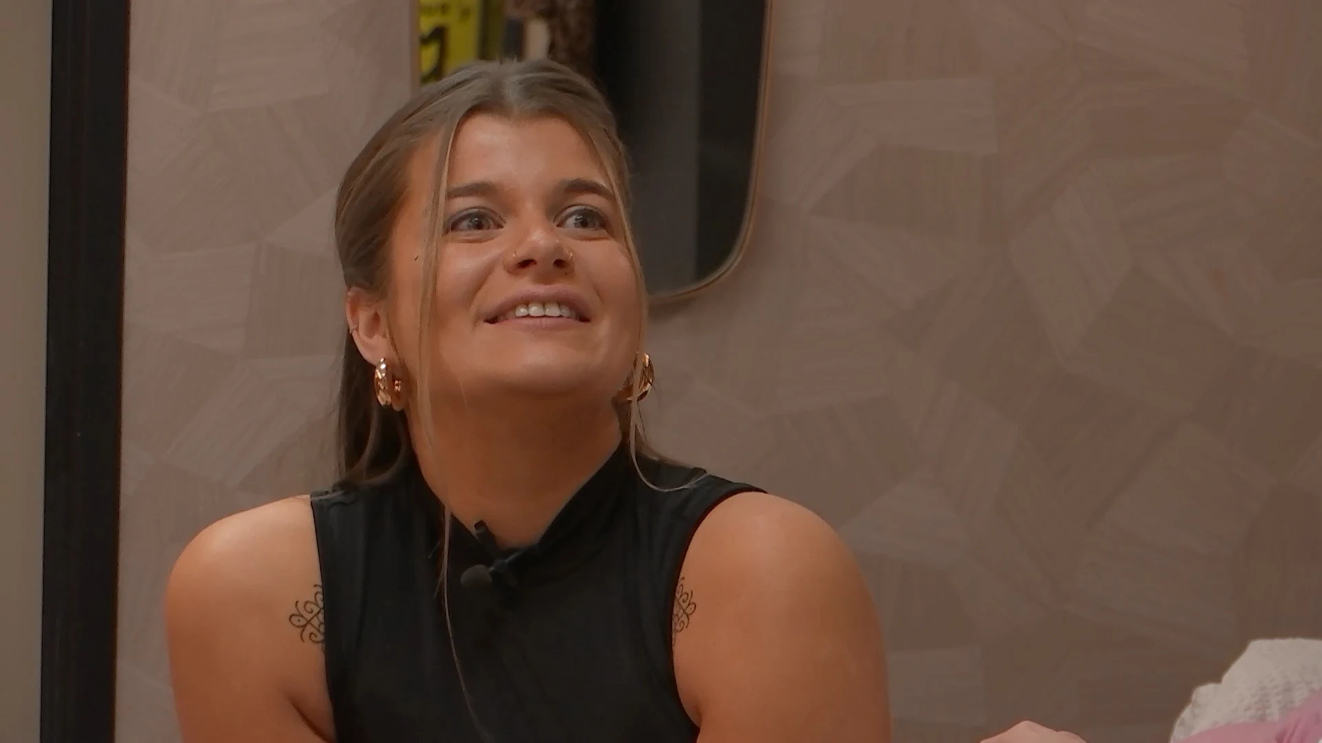 Chess zit op haar plek in de loods (De Bondgenoten)