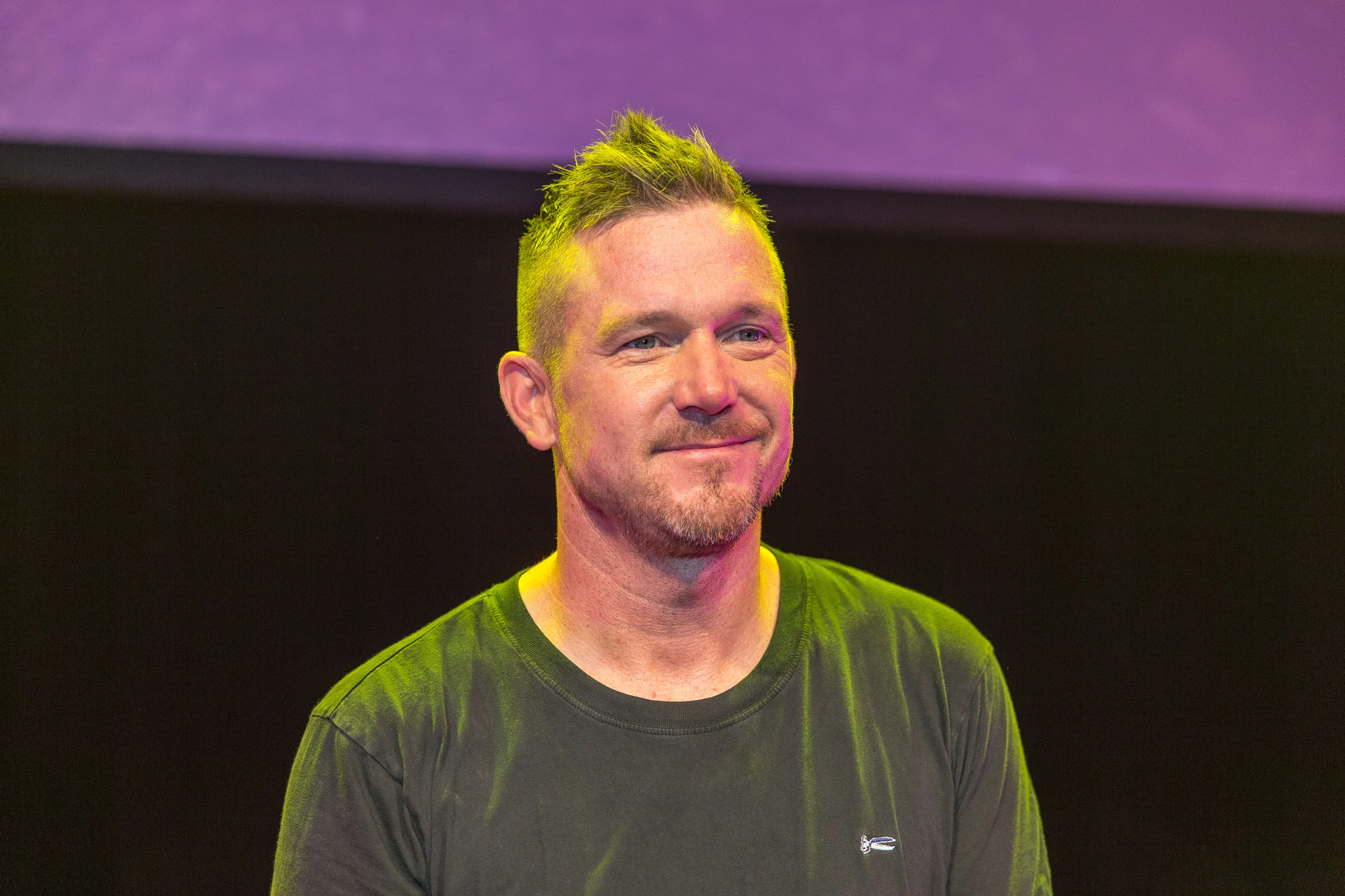 Johnny de Mol reageert op zijn bijzondere thuisquarantaine