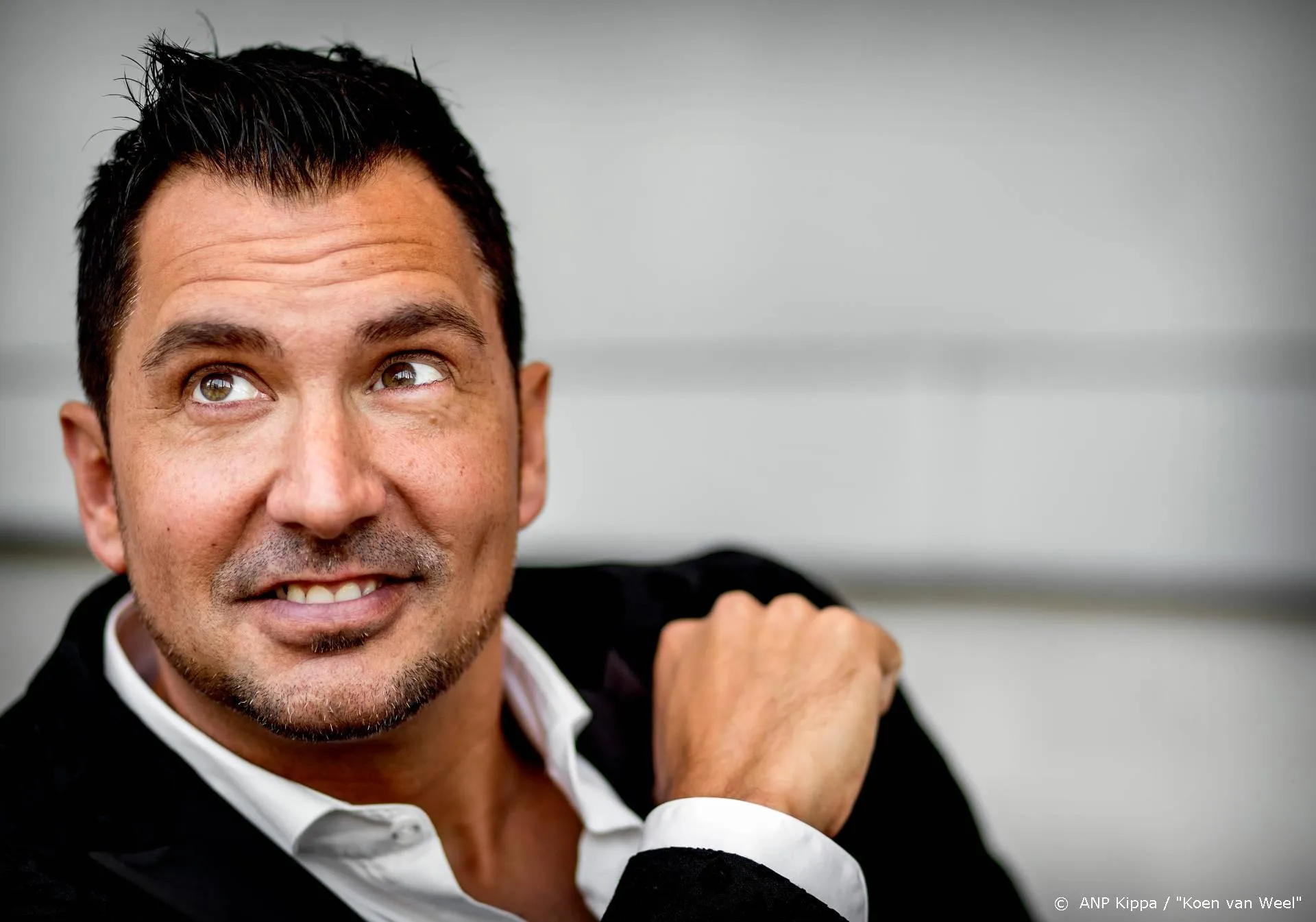 Guido Weijers speelt succesvolle voorstelling voor ruim 100 man