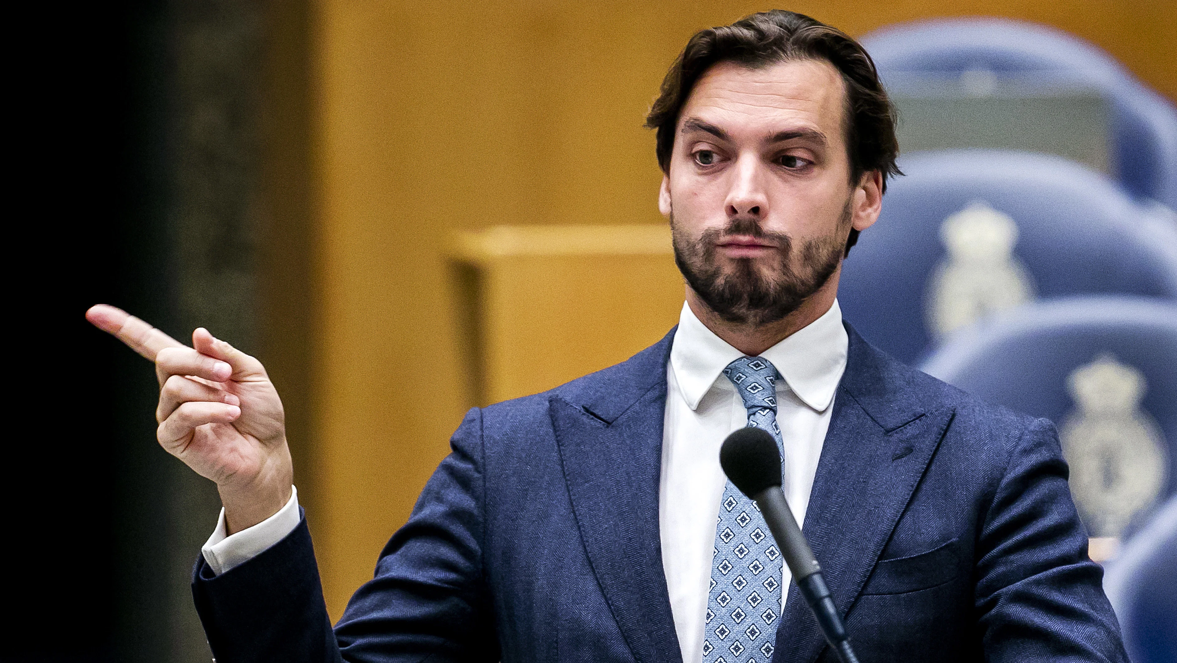 Gênant filmpje Thierry Baudet lekt uit