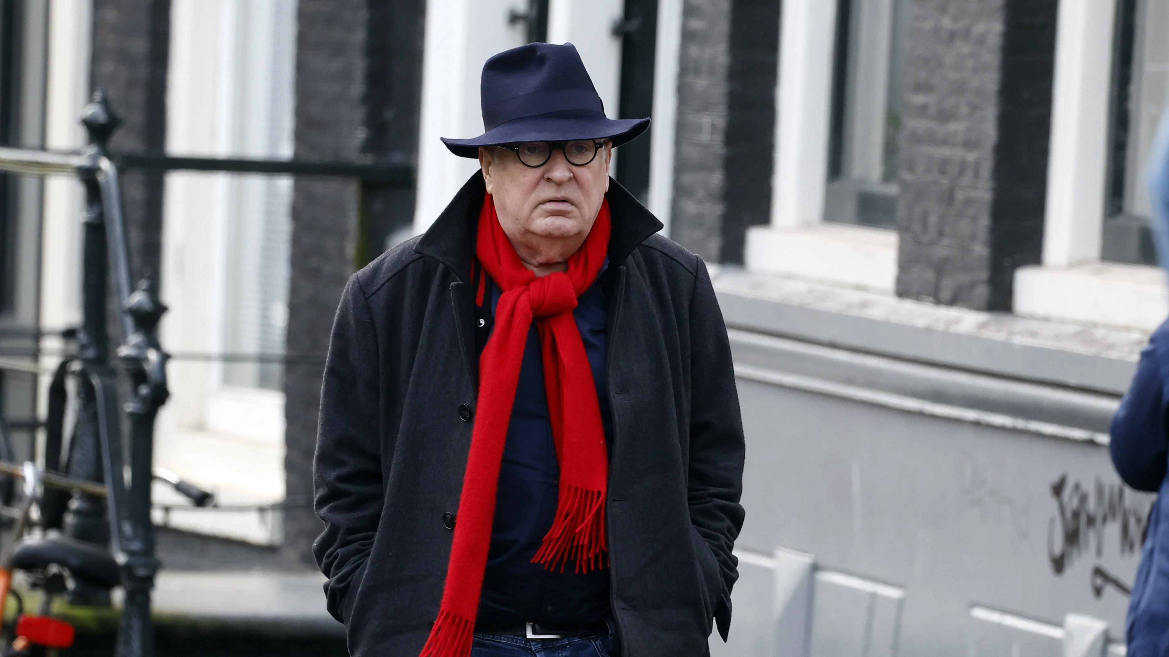 Youp van 't Hek breekt in tranen uit op televisie