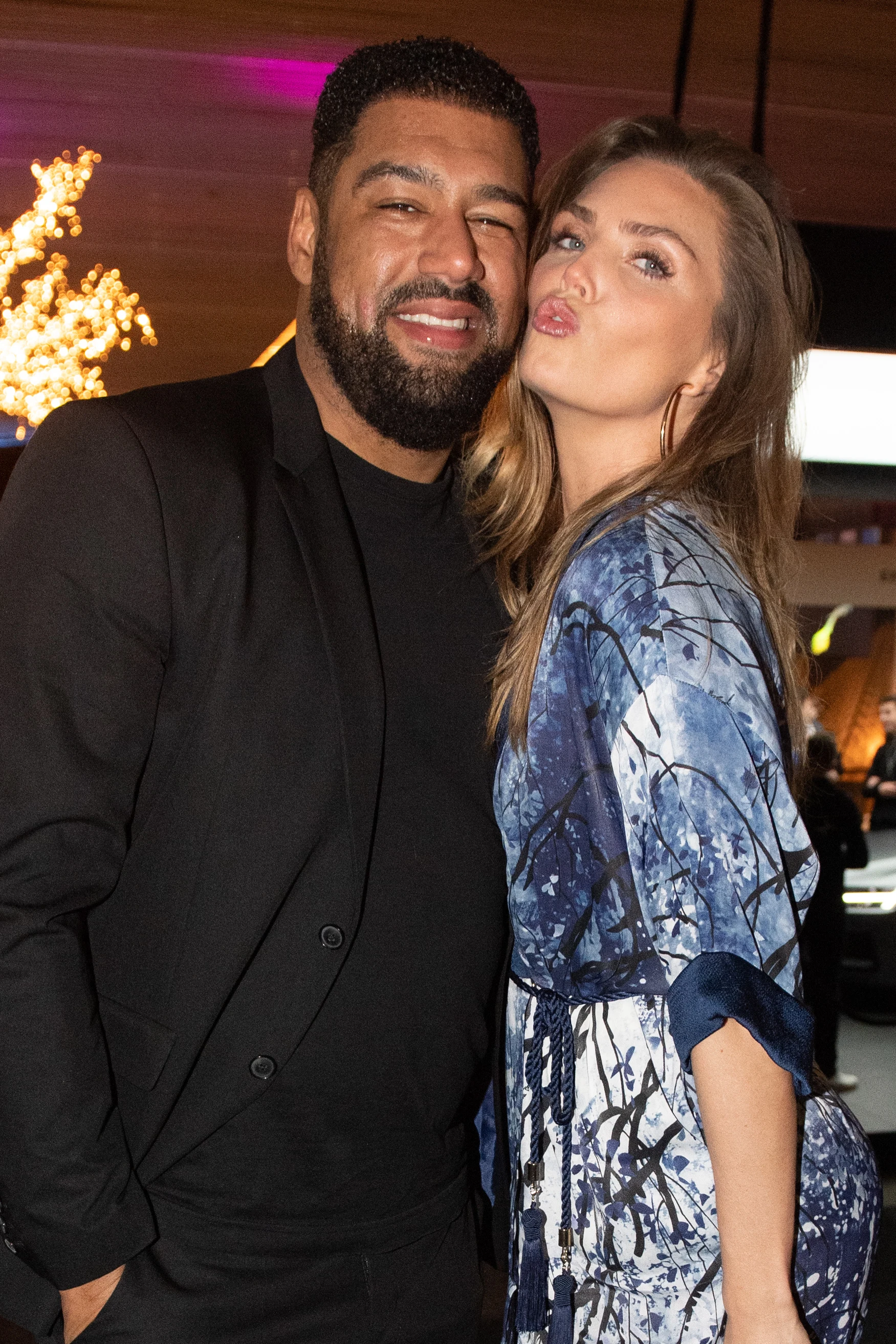 ZIEN: Kim Feenstra showt babybump