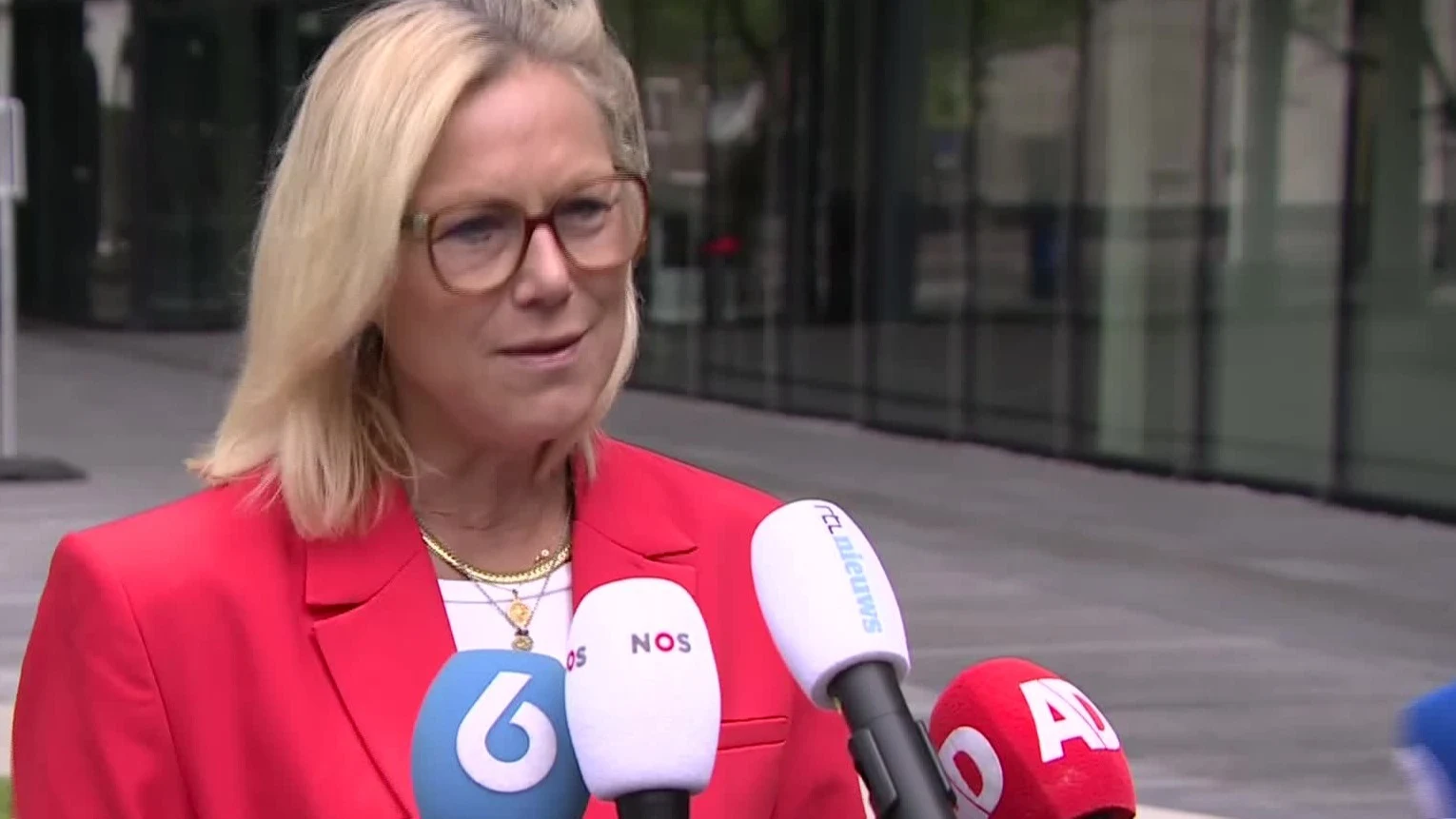 Ernstig bedreigde en zwaar beveiligde Sigrid Kaag stopt