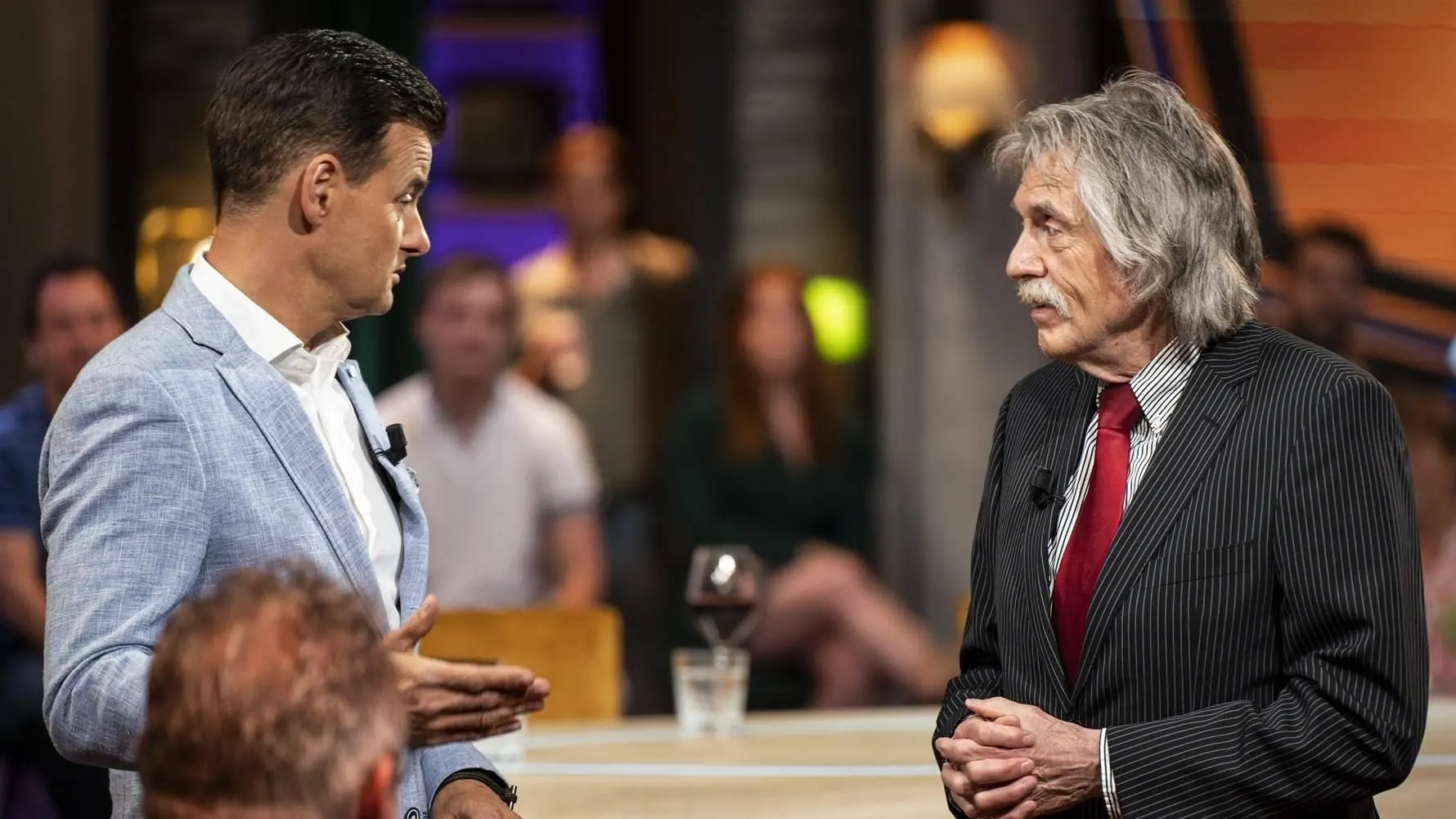Johan Derksen hélemaal klaar met zelfpromotie Wilfred Genee