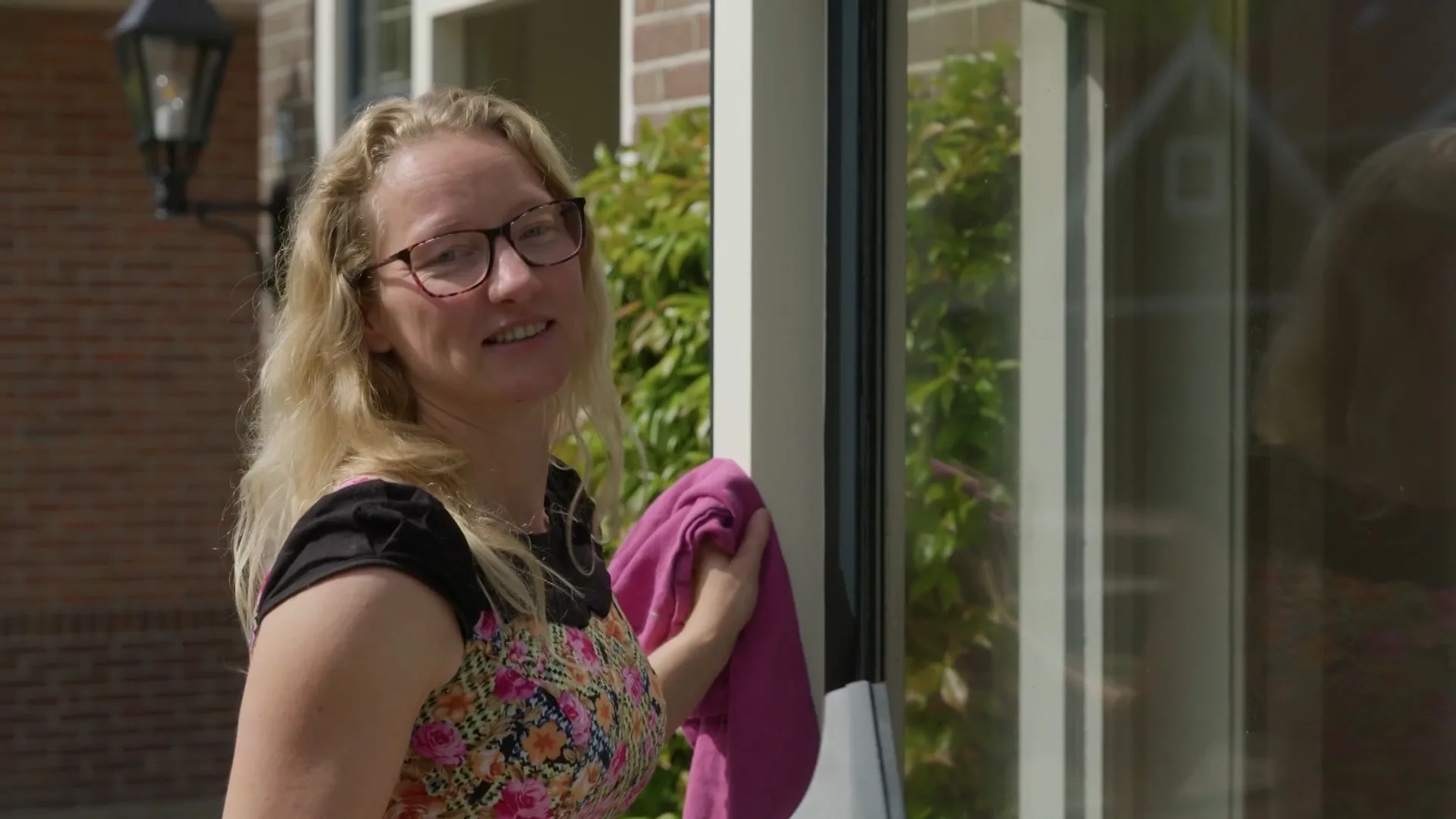 Mark en Tanja kopen bouwval in Oost-Duitsland  (Het Roer Om)