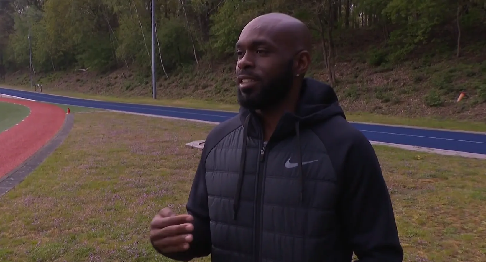 Churandy Martina start bezorgservice met hardlopers