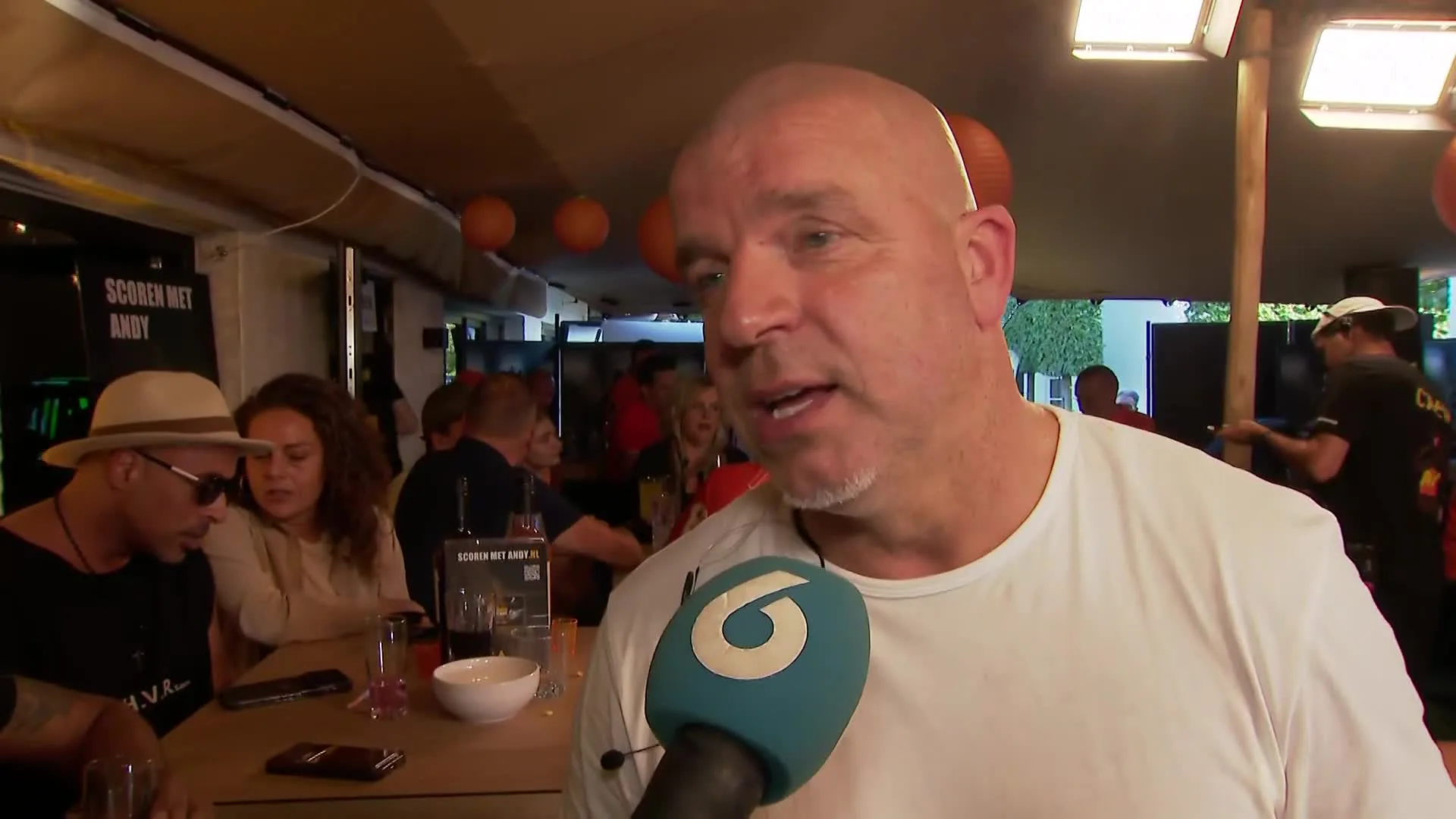 Andy over stoppen Veronica Offside