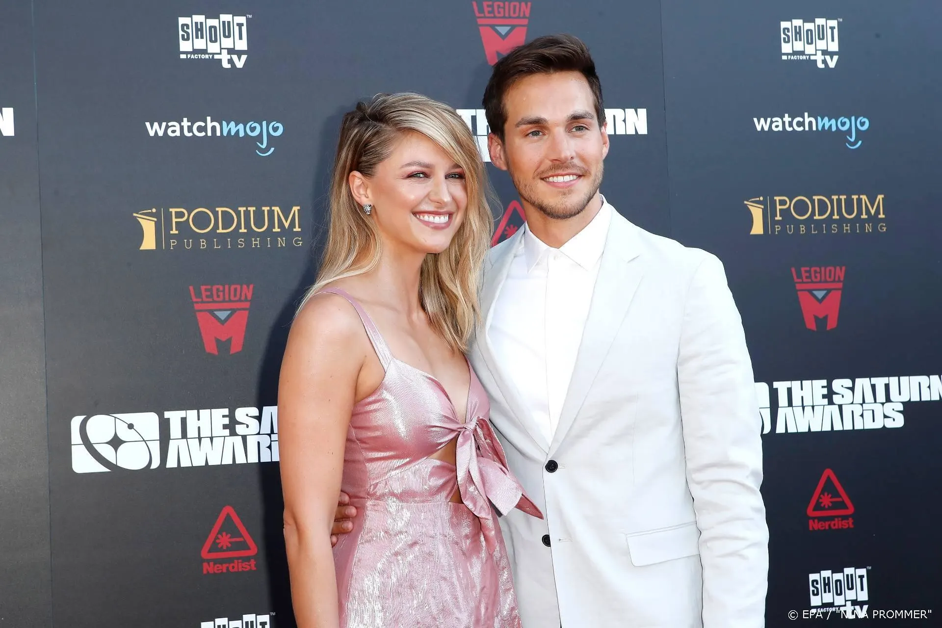 Supergirl-echtpaar verwacht eerste kind