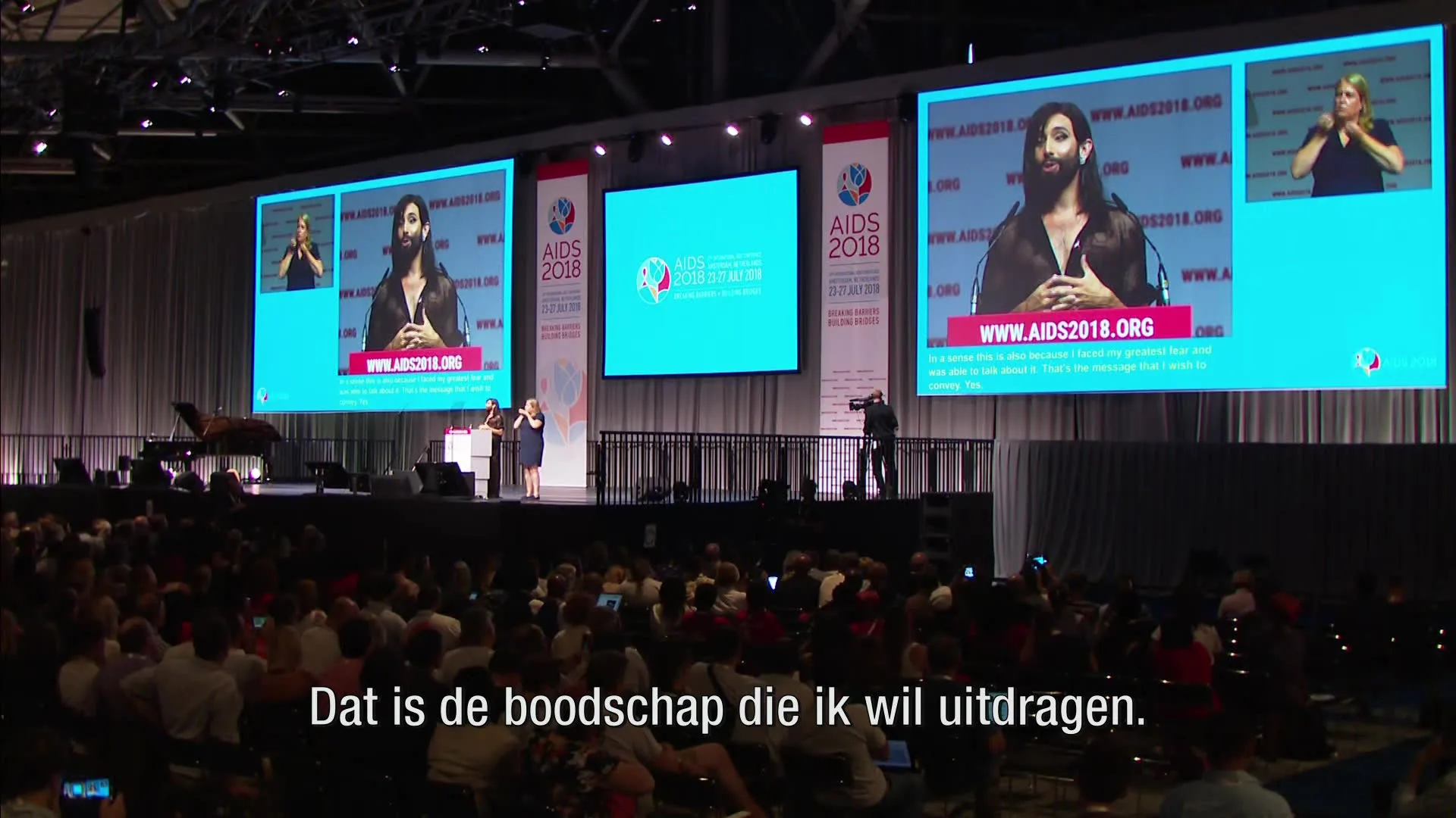 Conchita wil hiv bespreekbaar maken