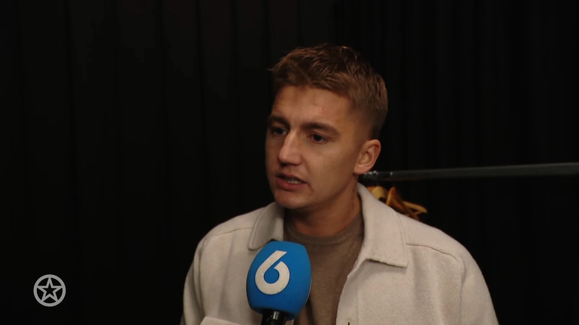 Nog altijd grote verslagenheid bij artiesten na plotselinge overlijden René Karst