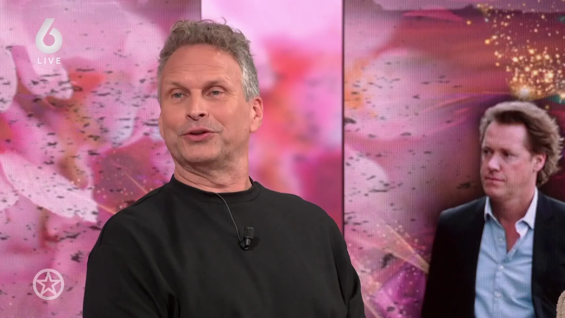 Shownieuws-tafel over Story-foto's Linda en Jeroen