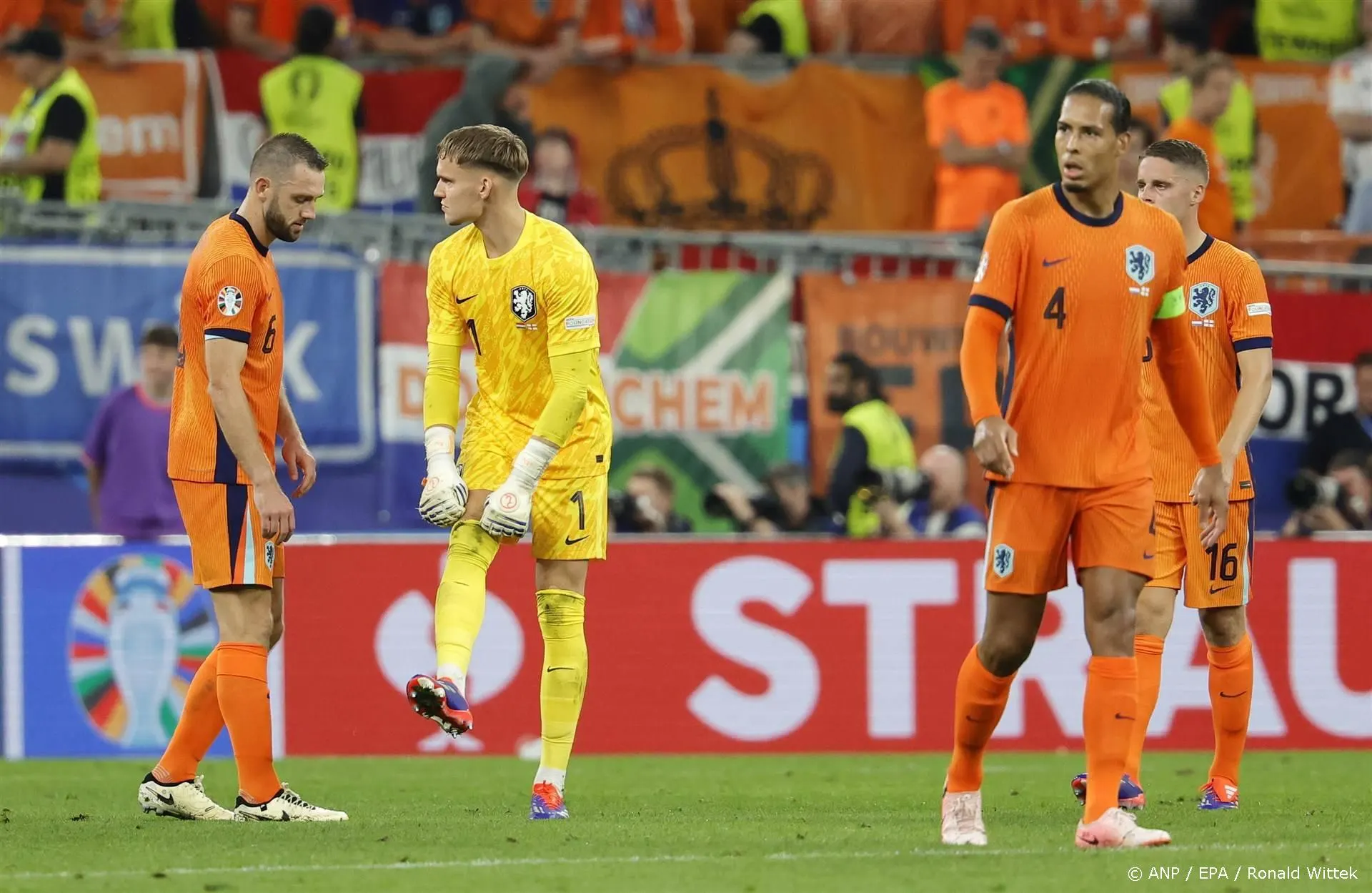 Virgil van Dijk flink geëmotioneerd: 'Het doet zoveel pijn' 