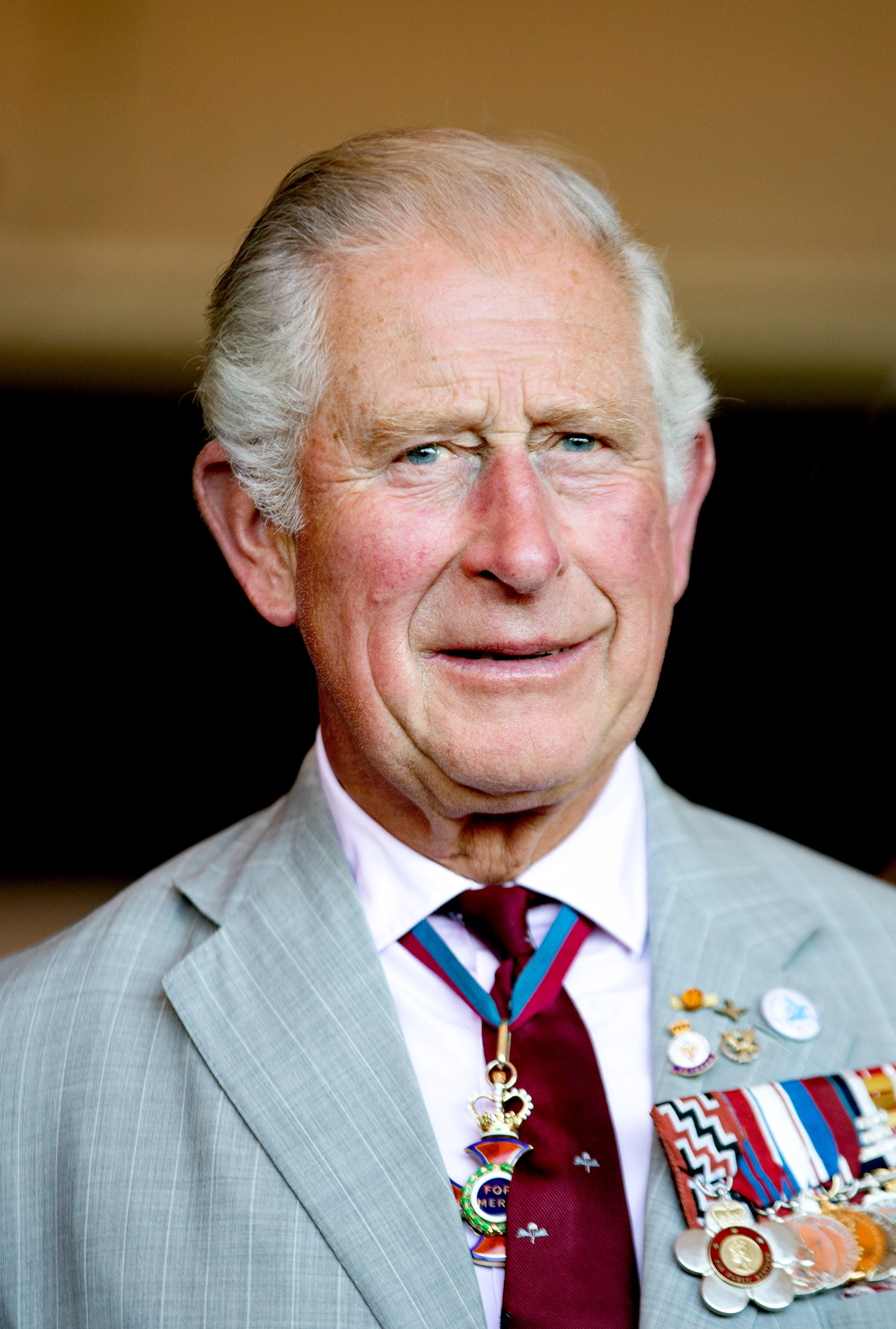 Prins Charles (71) wil zijn ouders graag weer knuffelen