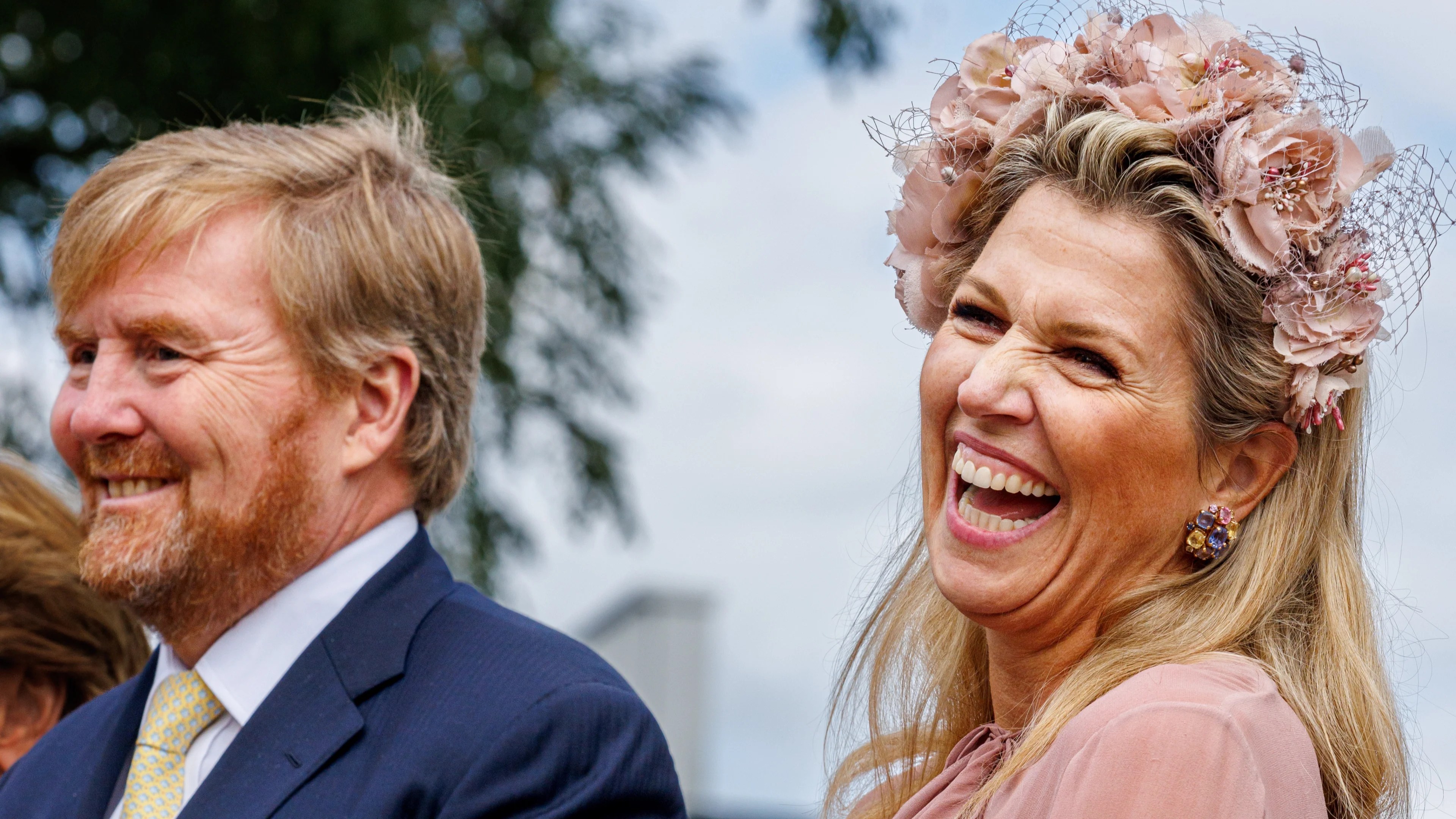 ZIEN: Koning Willem-Alexander als gabberende Joost Klein