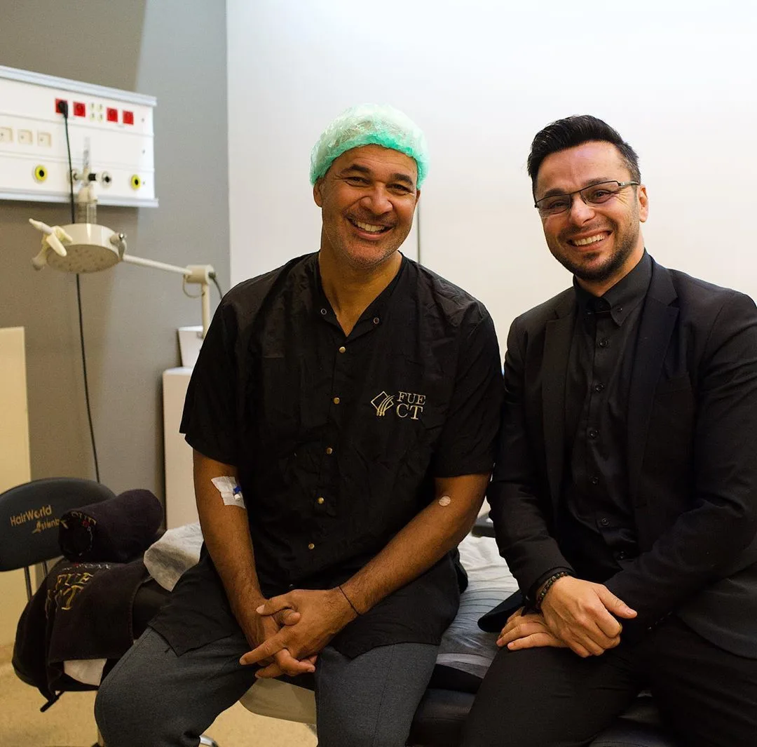 ZIEN: Ruud Gullit ondergaat haartransplantatie