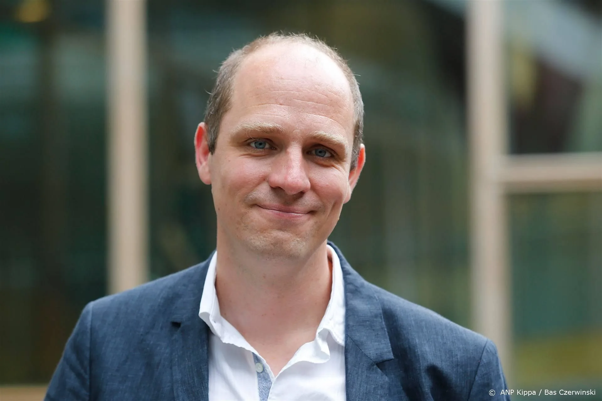 Rechtbank spreekt Brandt Corstius grotendeels vrij van smaad