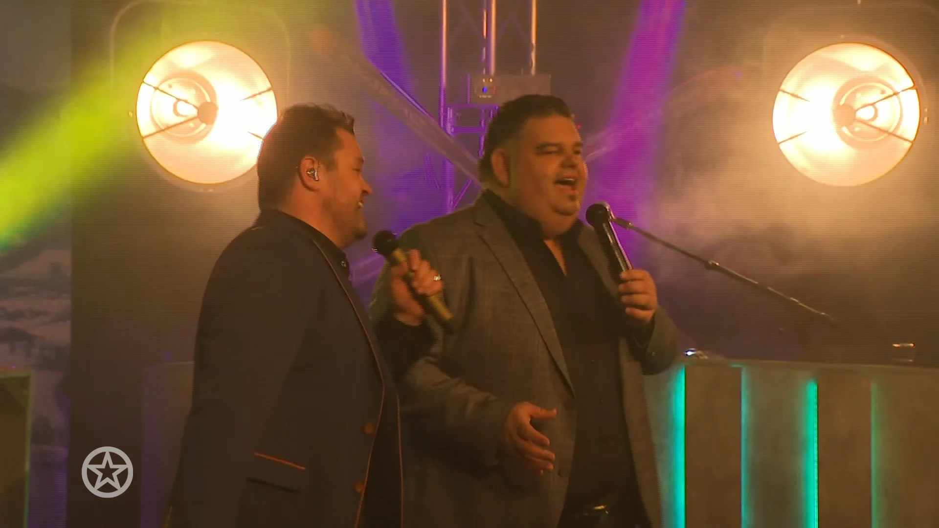 Nederlandse volkszangers vieren àpres-ski feestje