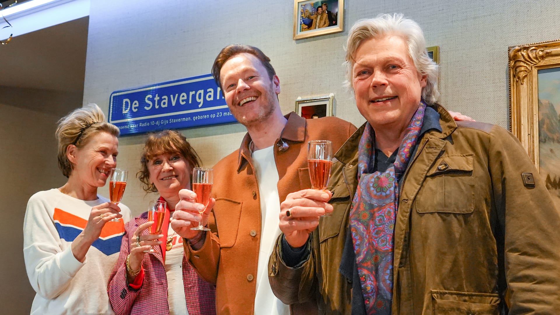 Gijs Staverman blaast 60 kaarsjes uit met héél bijzonder cadeau