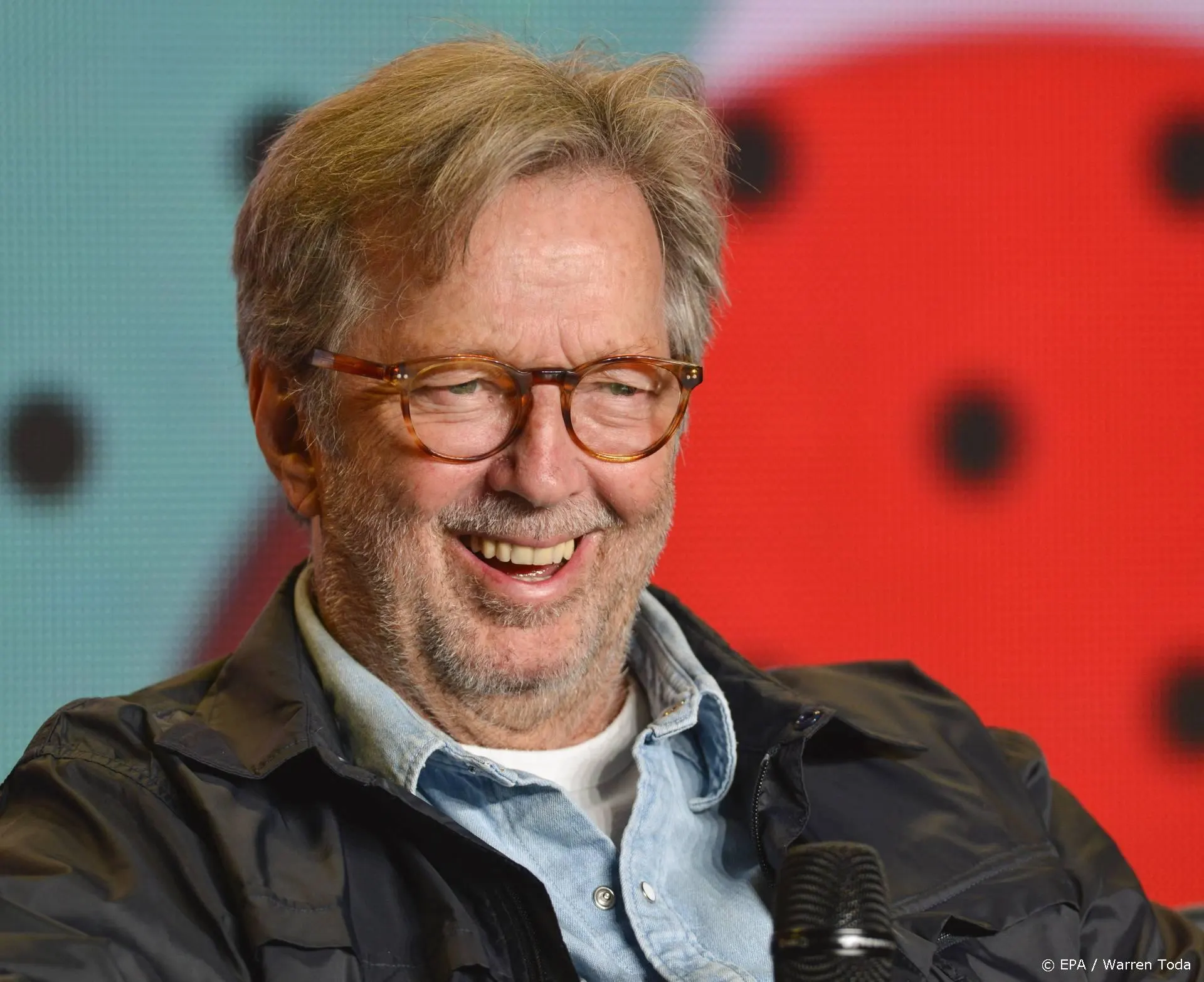Eric Clapton doneert geld aan anti-vaxband