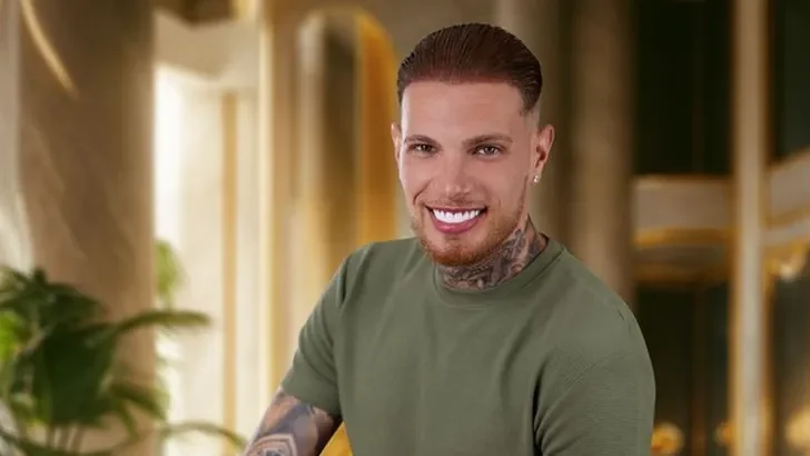 Sjorleone verliest baan in onderwijs na deelname Paradise Hotel