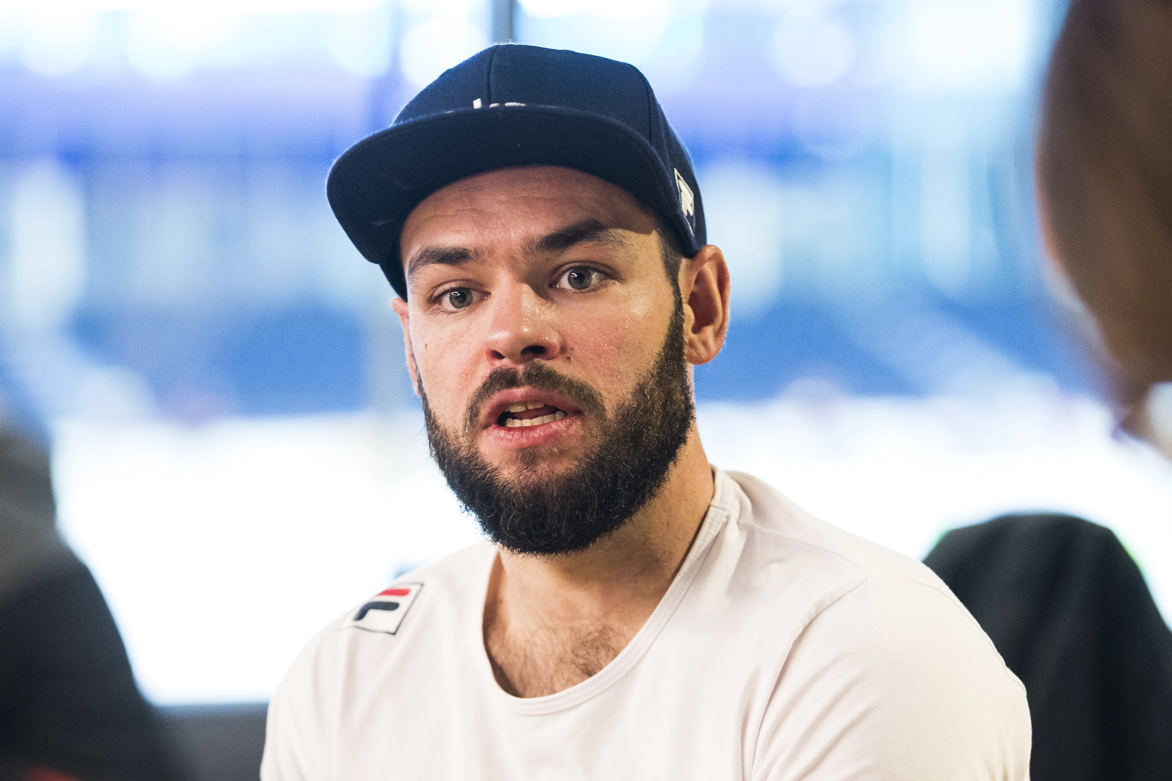 Sjinkie Knegt weer op de ijzers na ongeluk