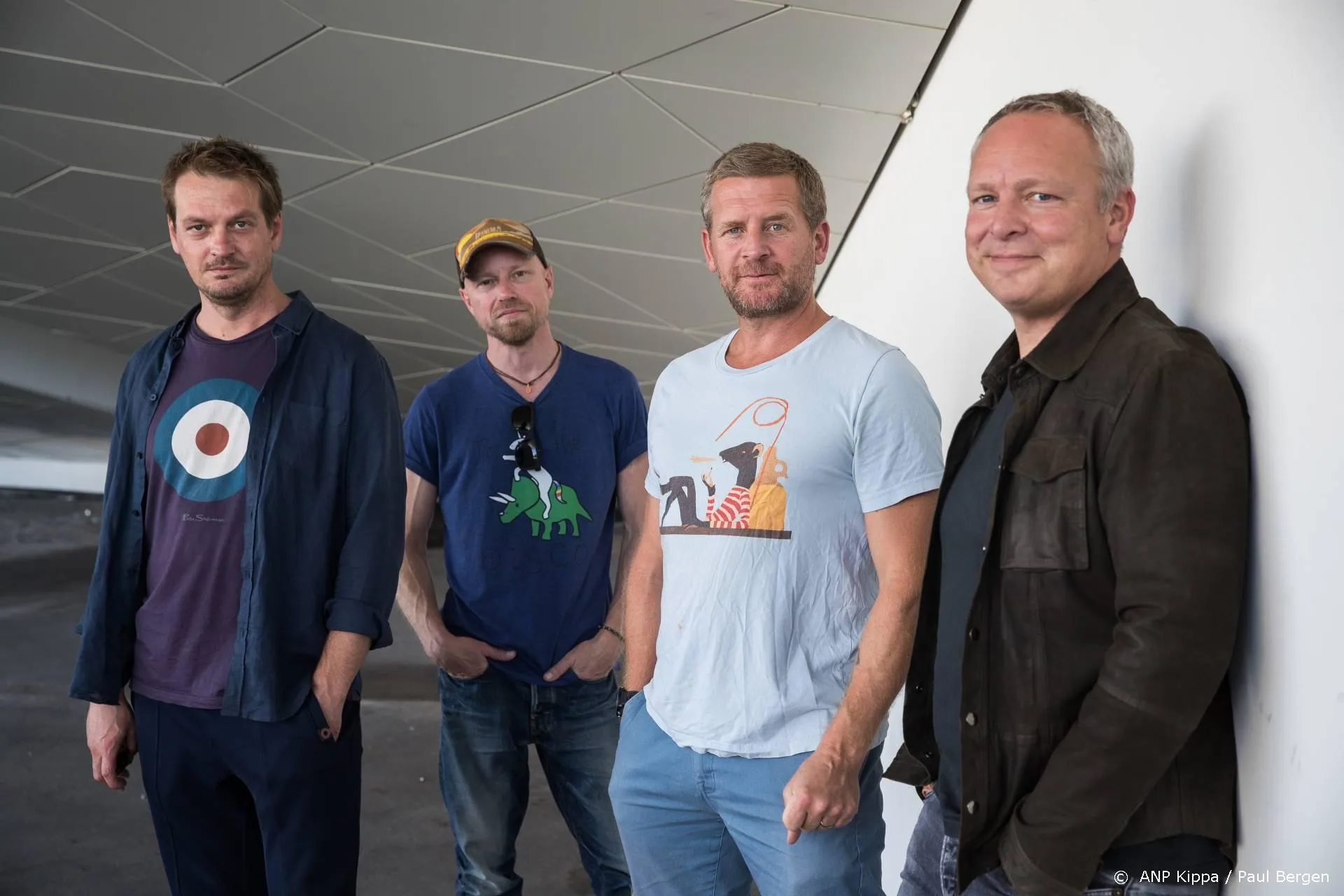 Racoon kondigt eerste Nederlandstalig album aan