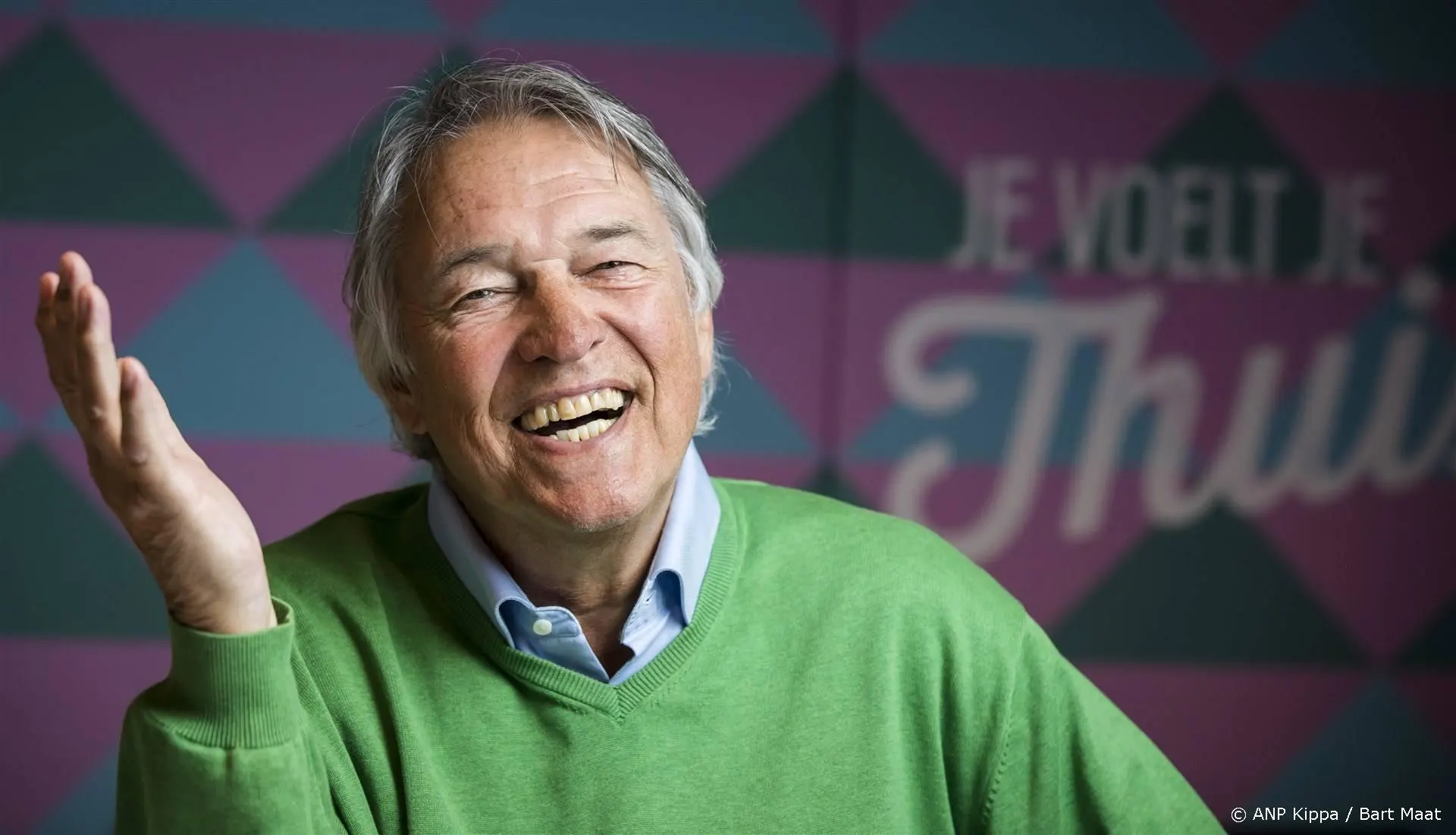 Ron Brandsteder in besloten kring gecremeerd