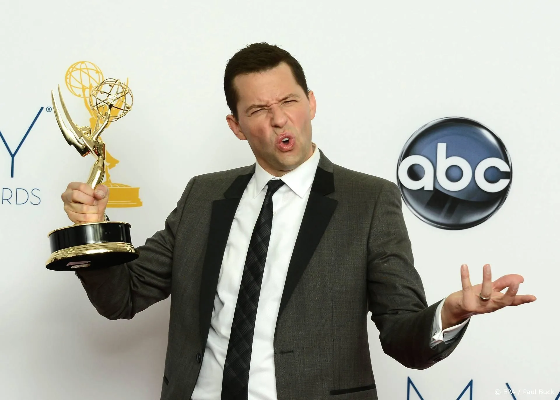 Jon Cryer ruziet met politicus over Two And A Half Men