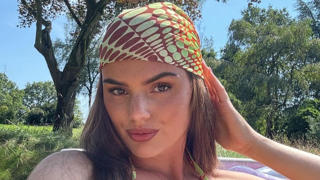 'Verdwenen' Famke Louise doorbreekt stilzwijgen