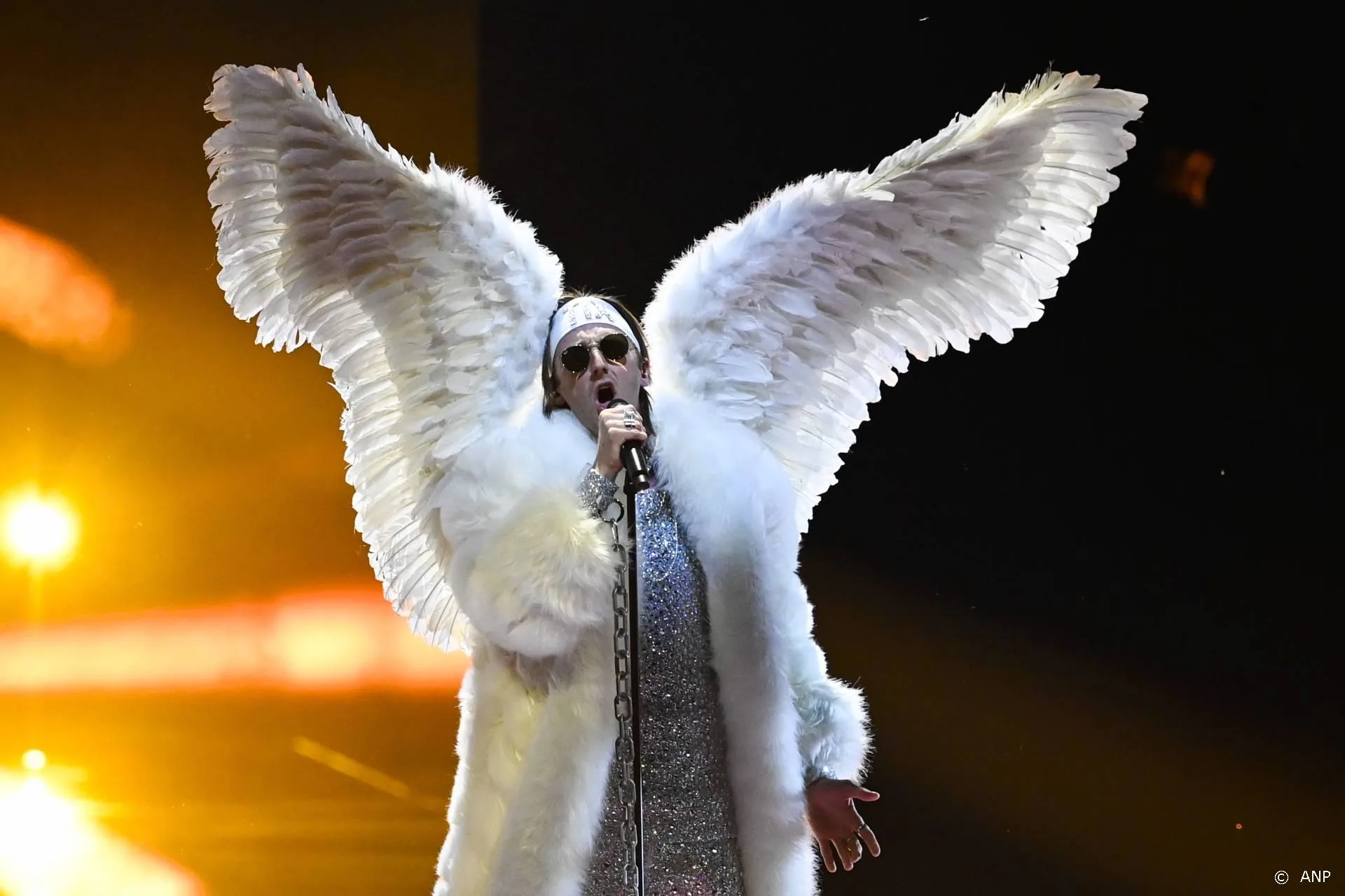 Noorse songfestivalkandidaat feliciteert koningin Máxima