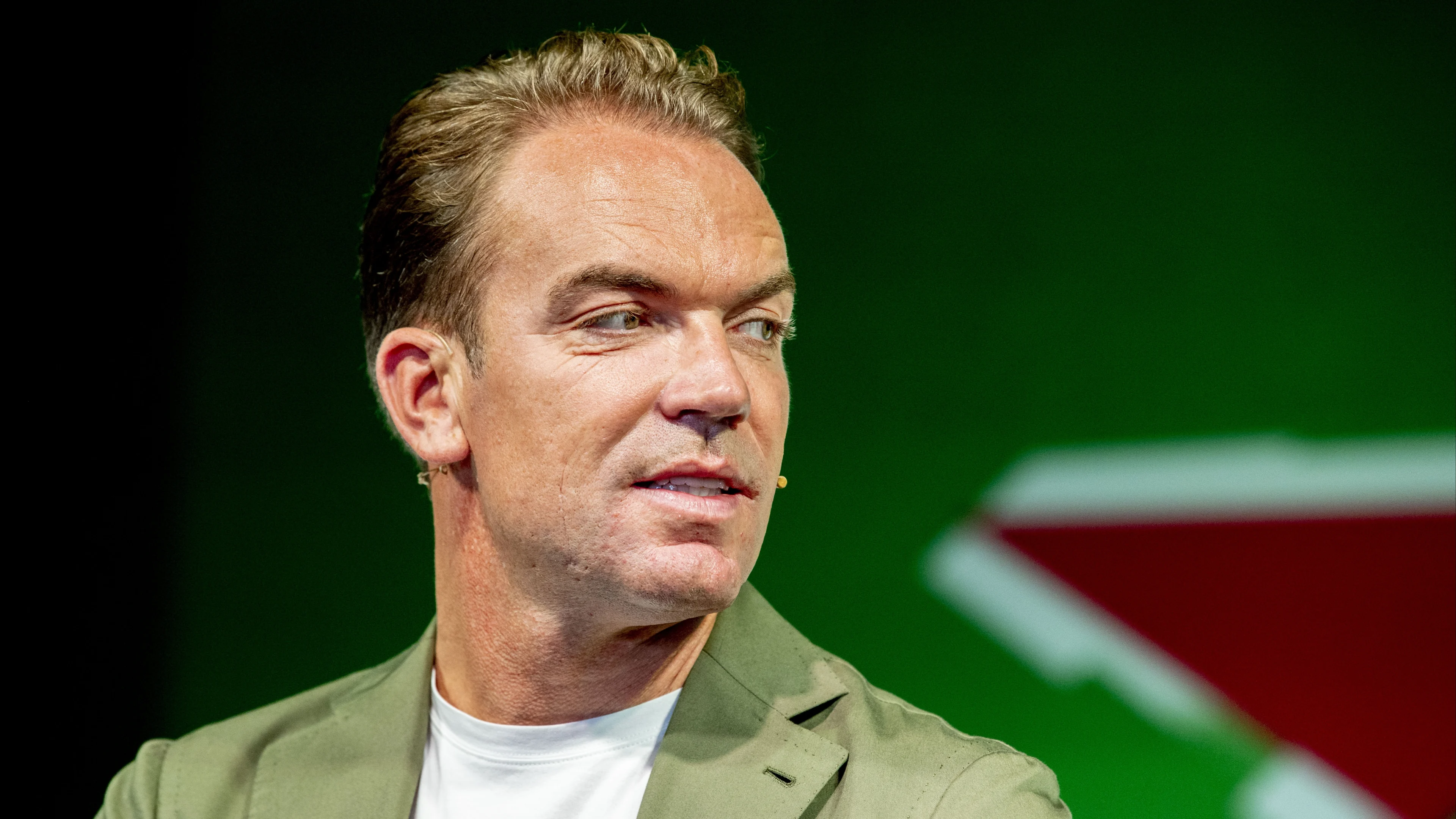 Pijnlijk afscheid voor Robert Doornbos: 'Weggaan is nooit leuk'